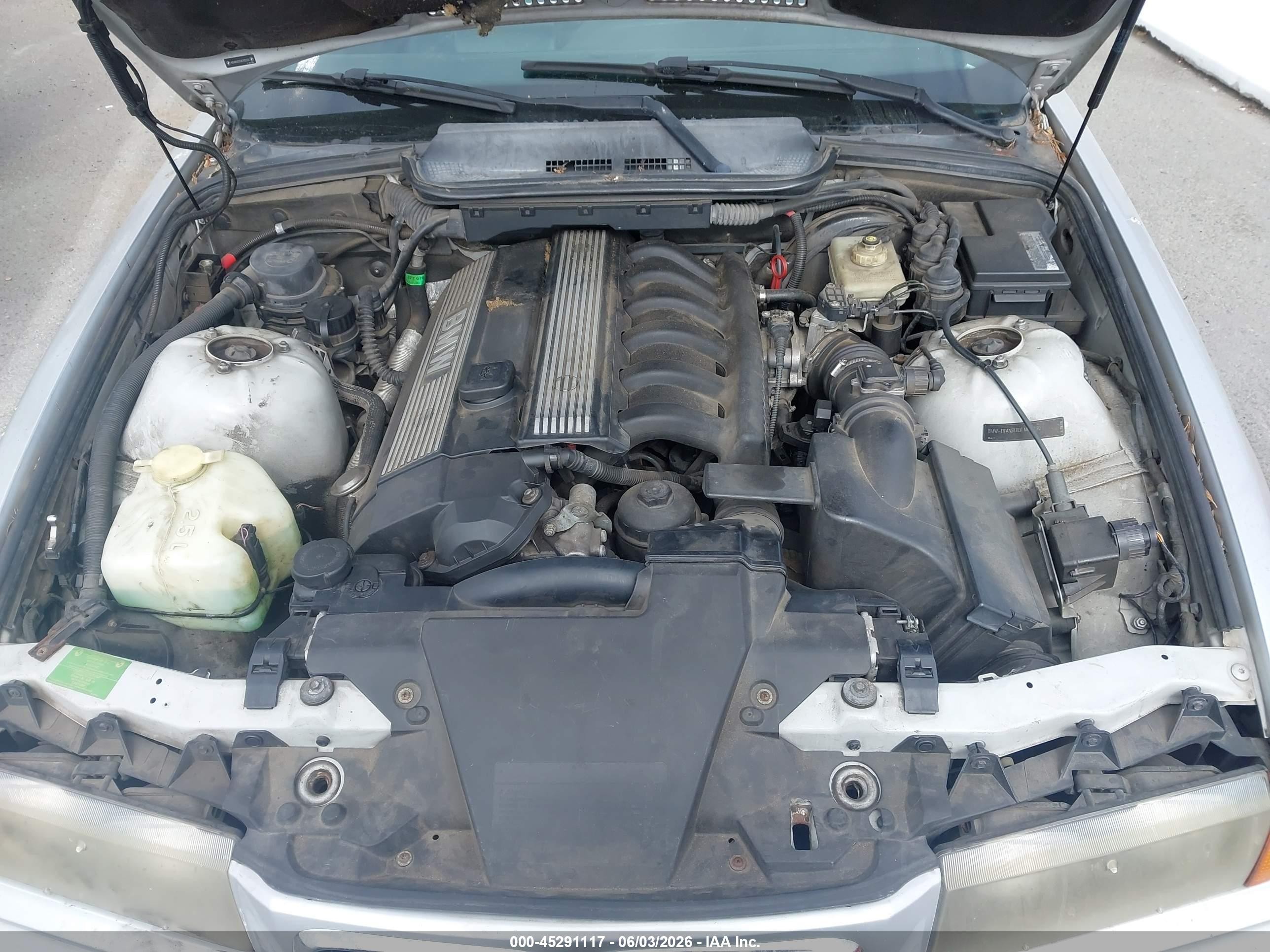 1999 Bmw 328ic   Silver vin: WBABK8335XEY92330