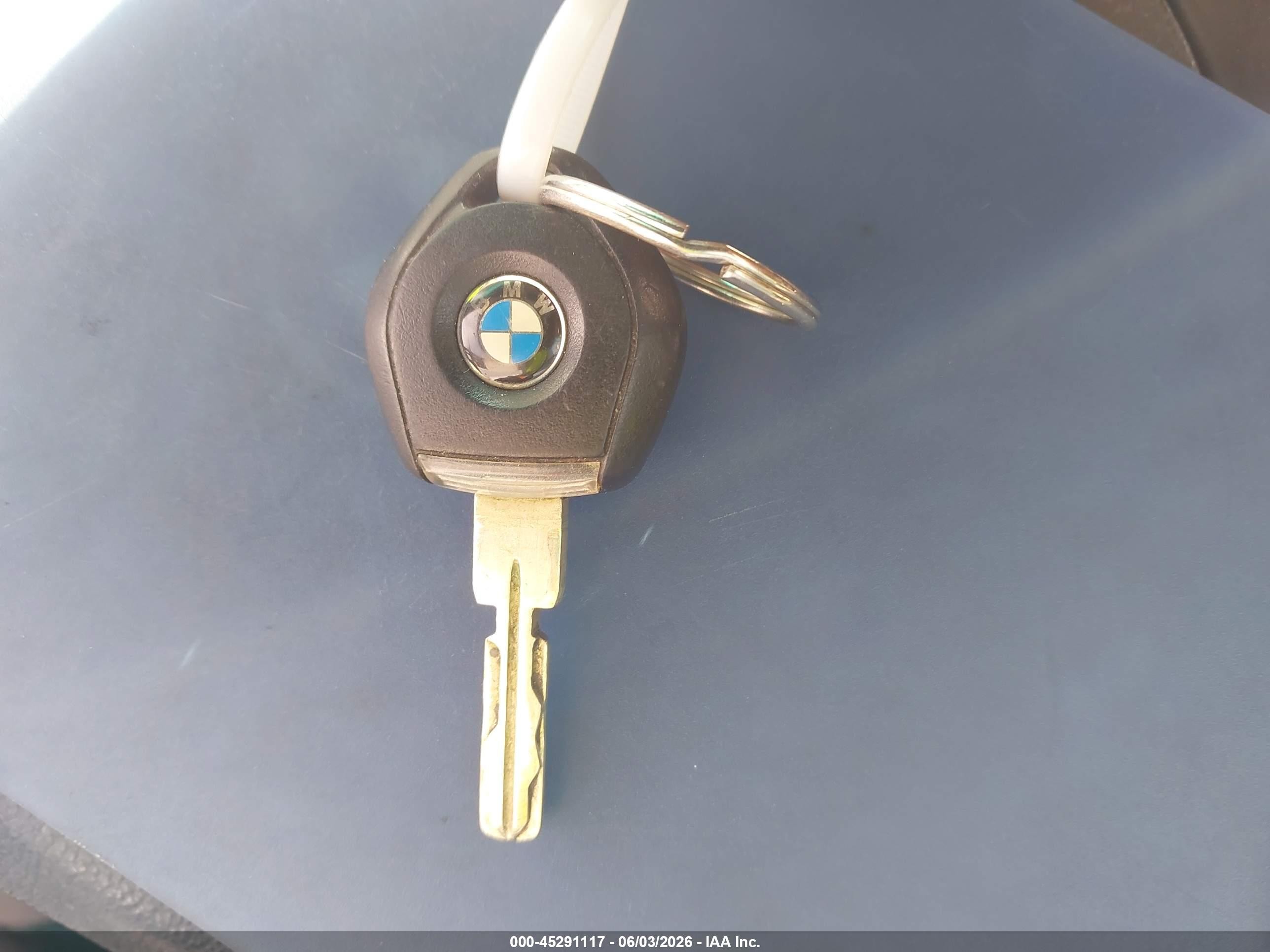 1999 Bmw 328ic   Silver vin: WBABK8335XEY92330
