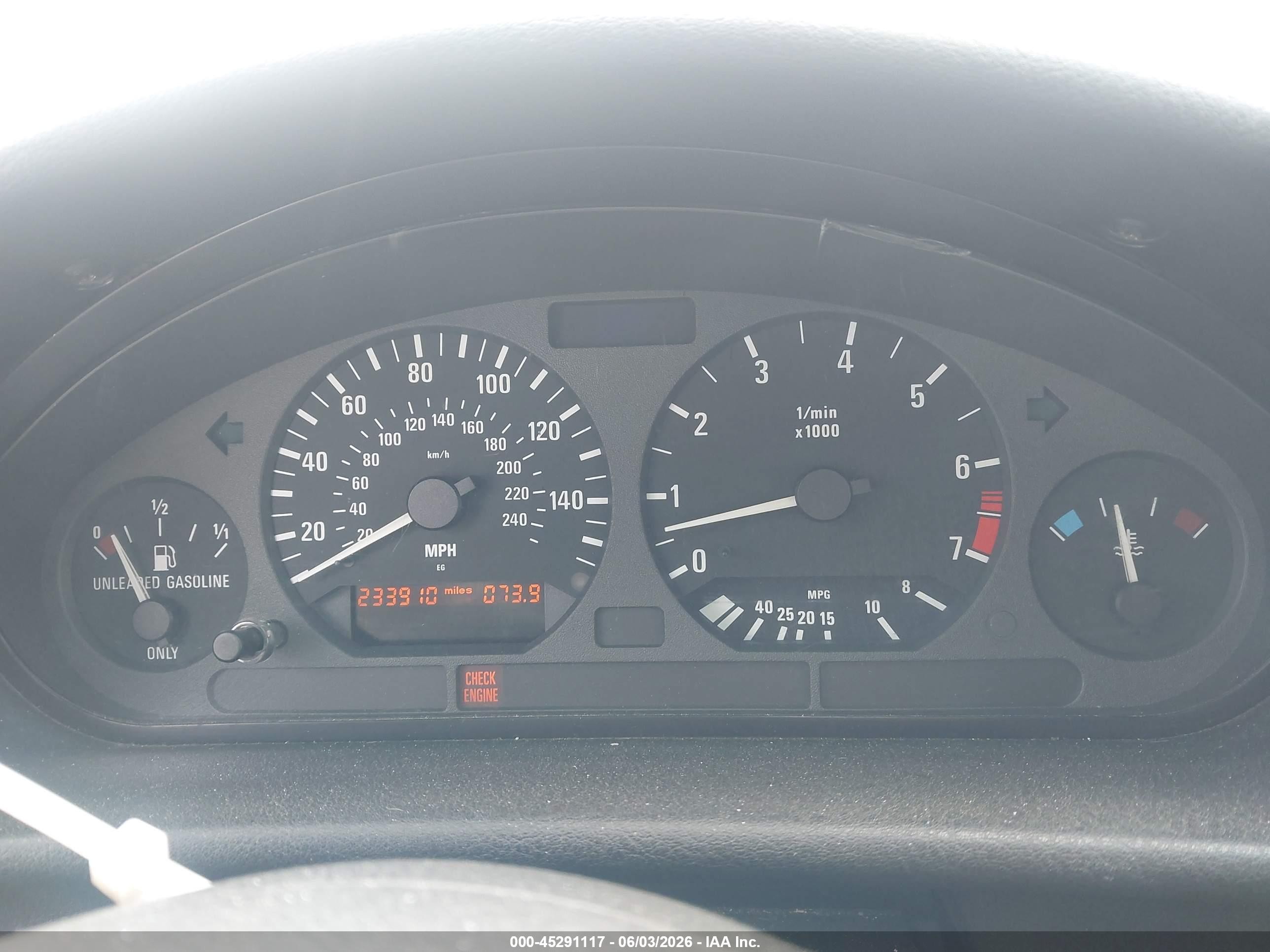 1999 Bmw 328ic   Silver vin: WBABK8335XEY92330