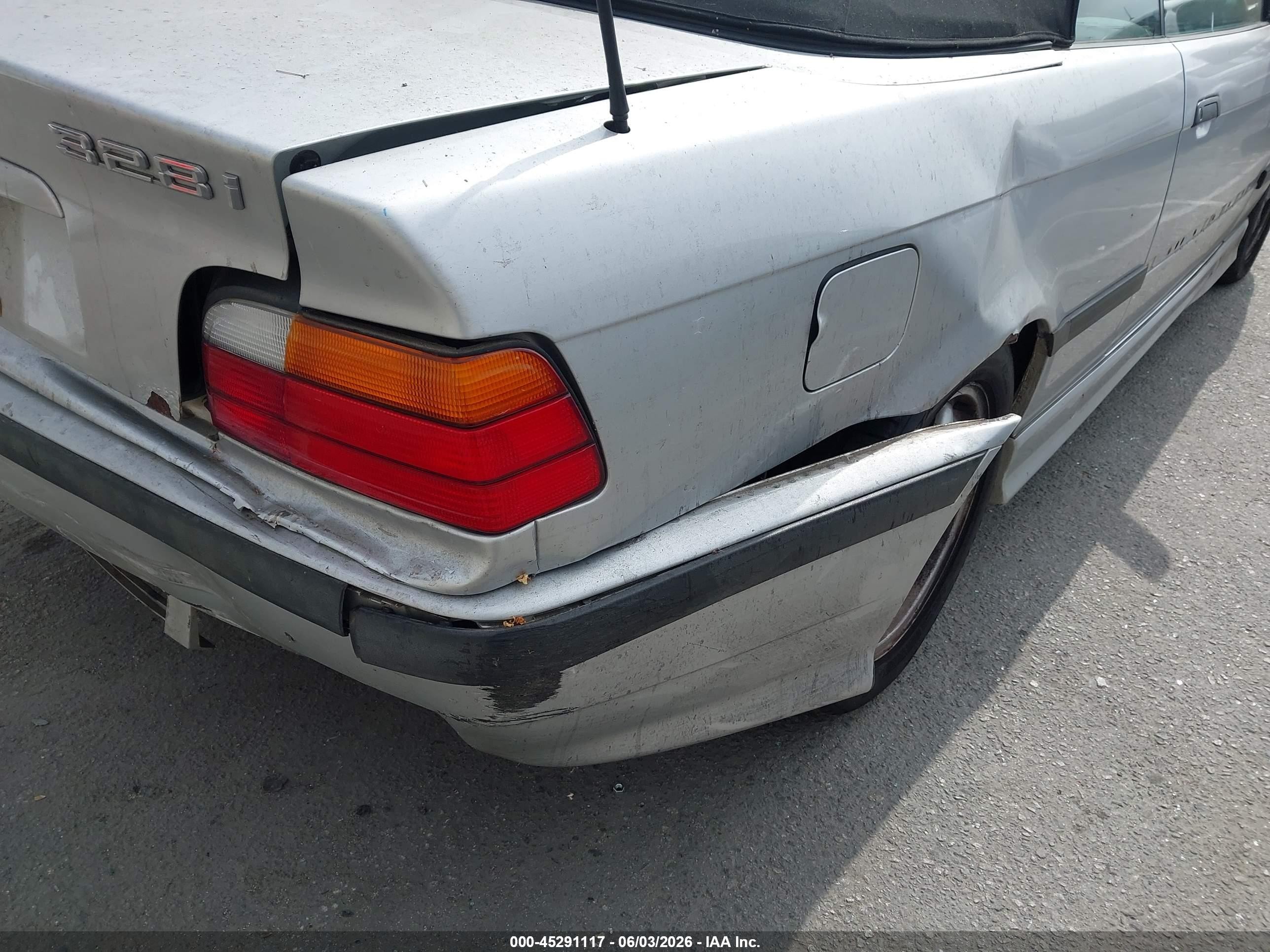 1999 Bmw 328ic   Silver vin: WBABK8335XEY92330