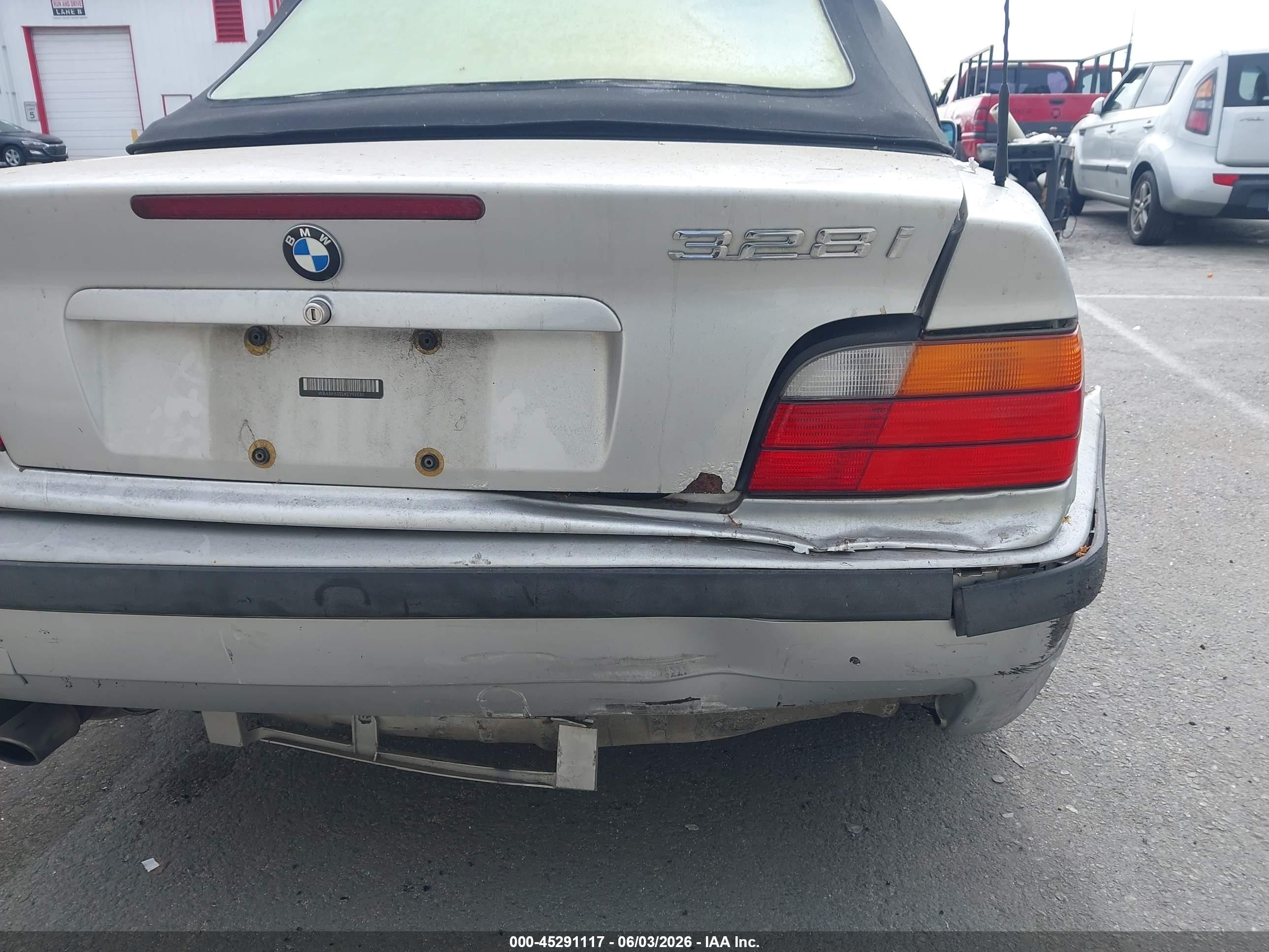 1999 Bmw 328ic   Silver vin: WBABK8335XEY92330