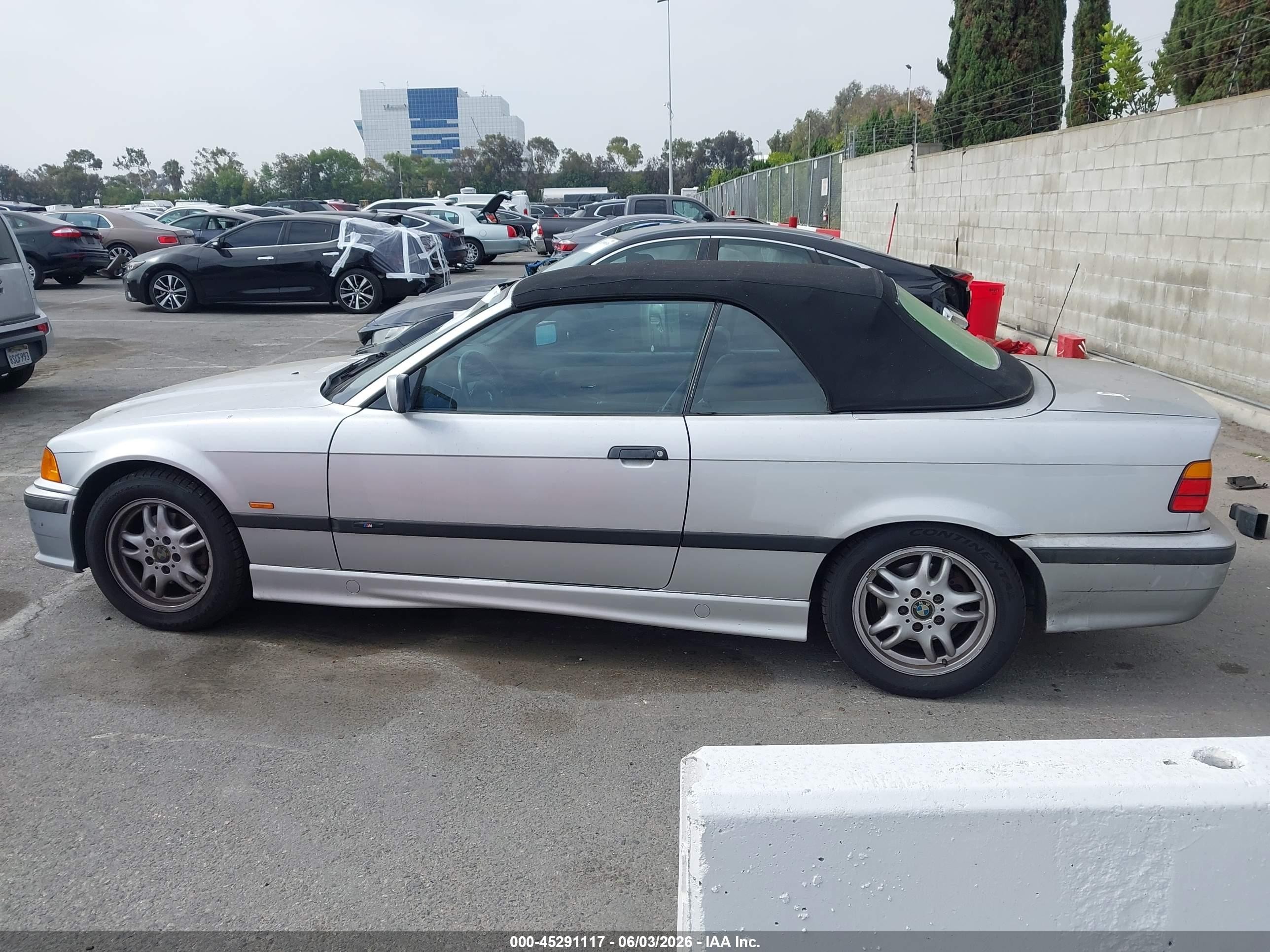 1999 Bmw 328ic   Silver vin: WBABK8335XEY92330