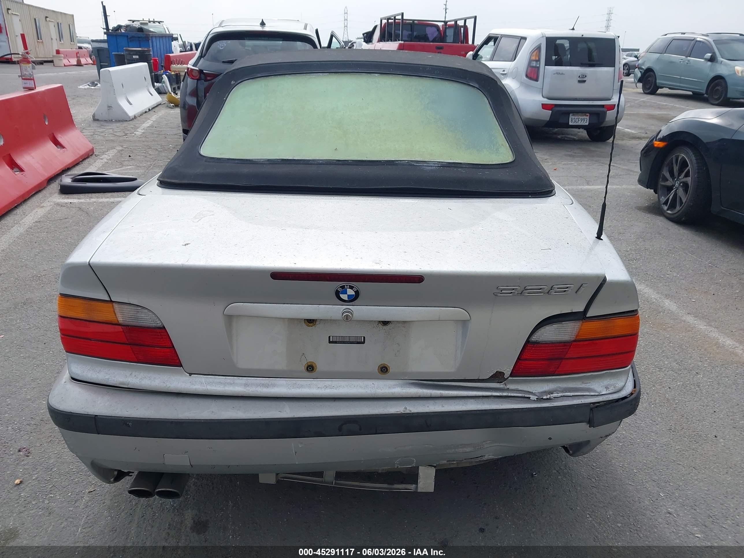 1999 Bmw 328ic   Silver vin: WBABK8335XEY92330