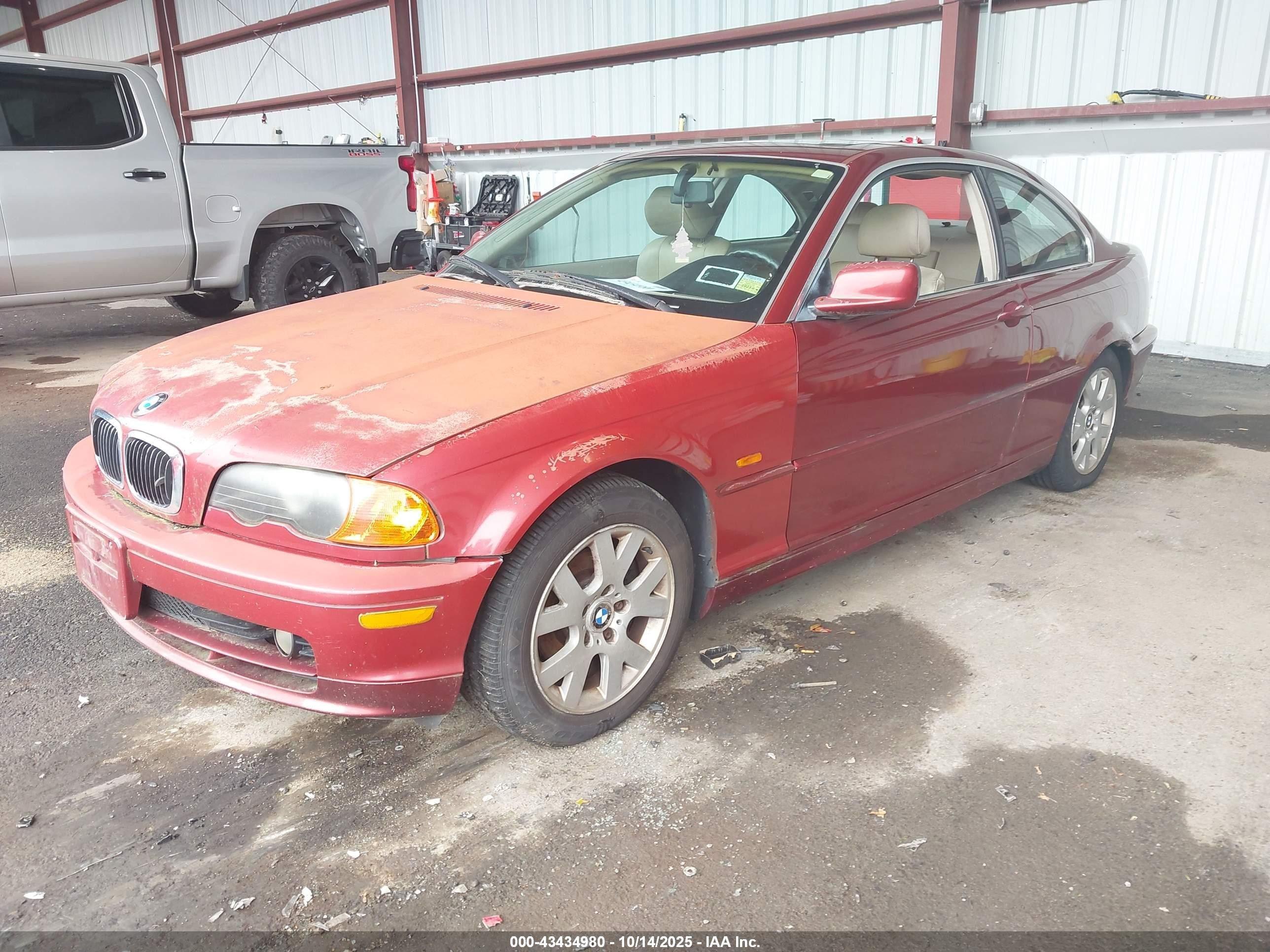 2000 Bmw 323ci   Красный vin: WBABM3348YJN85216