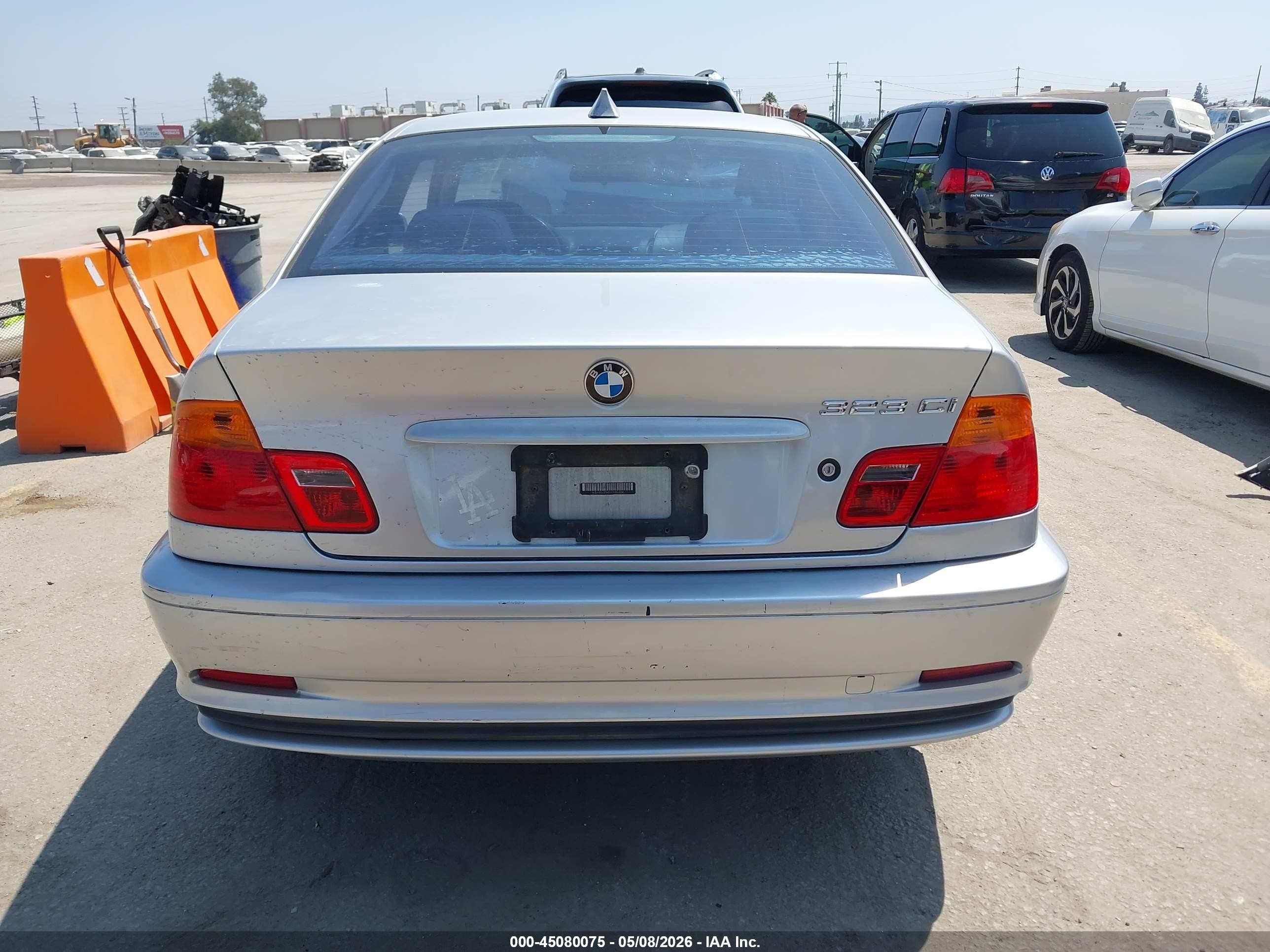 2000 Bmw 323ci   Silver vin: WBABM3348YJN86804
