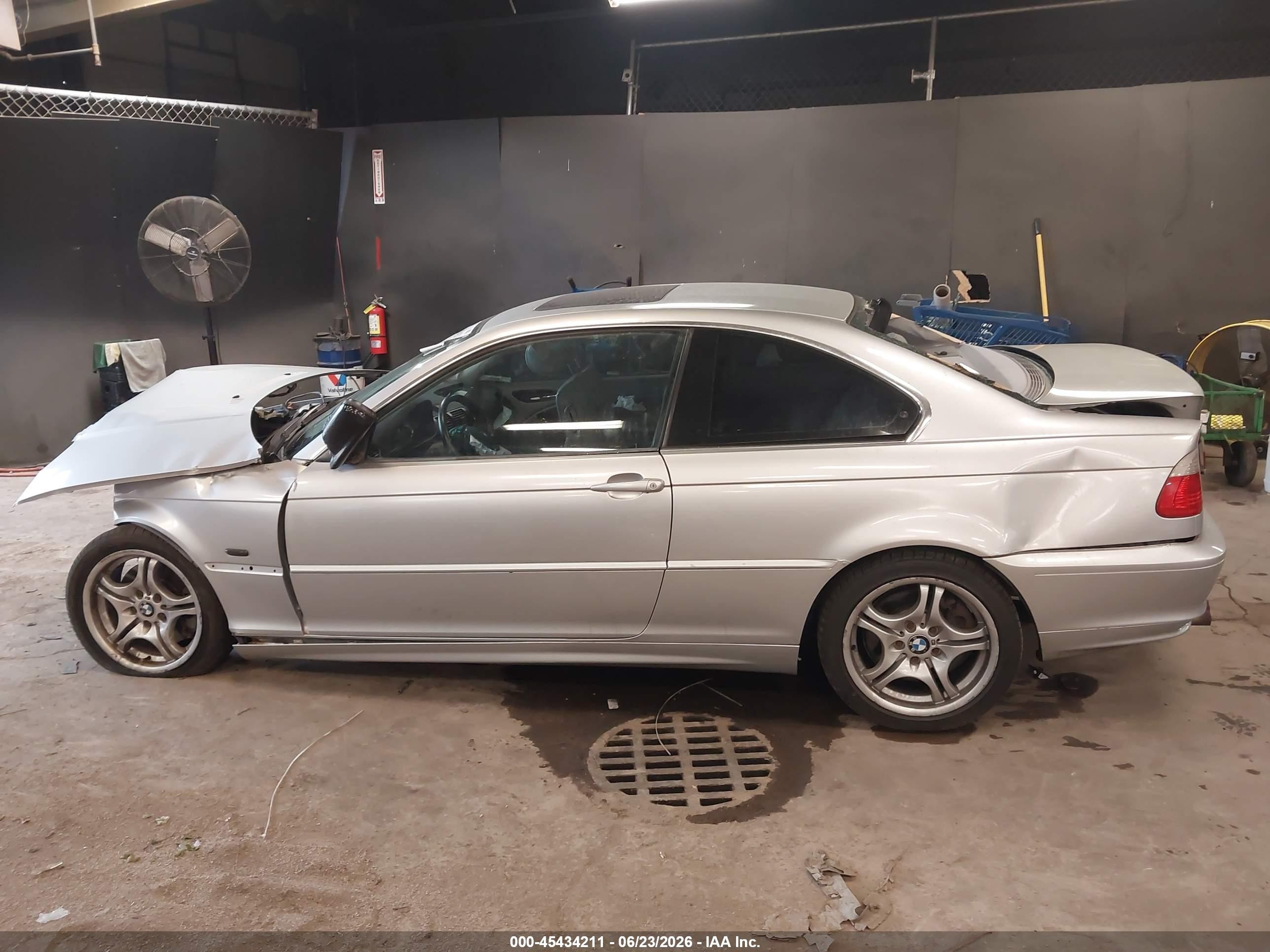 2002 Bmw 3 Series 330ci Silver vin: WBABN53442JU39315