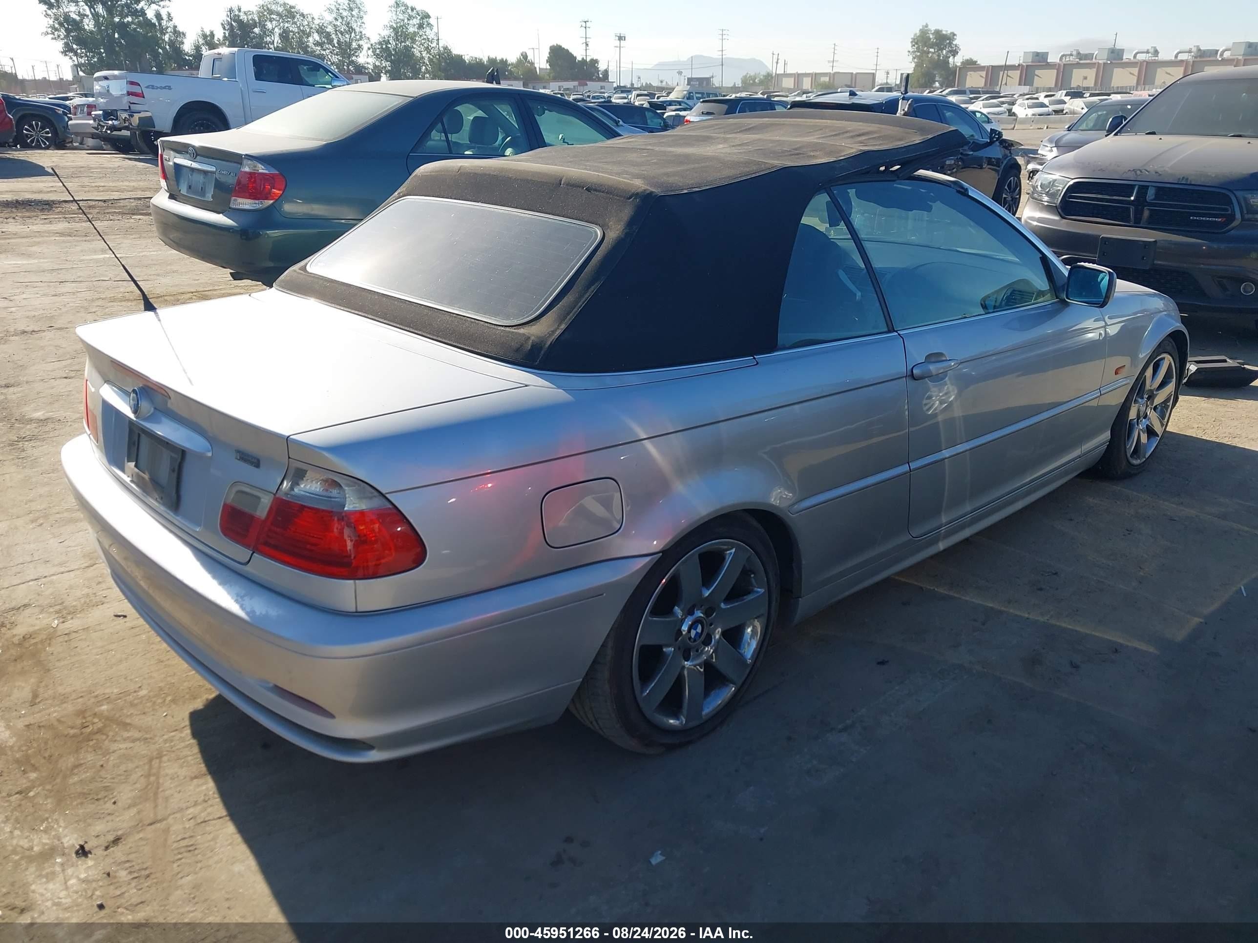 2001 Bmw 325ci   Silver vin: WBABS33451JY52937