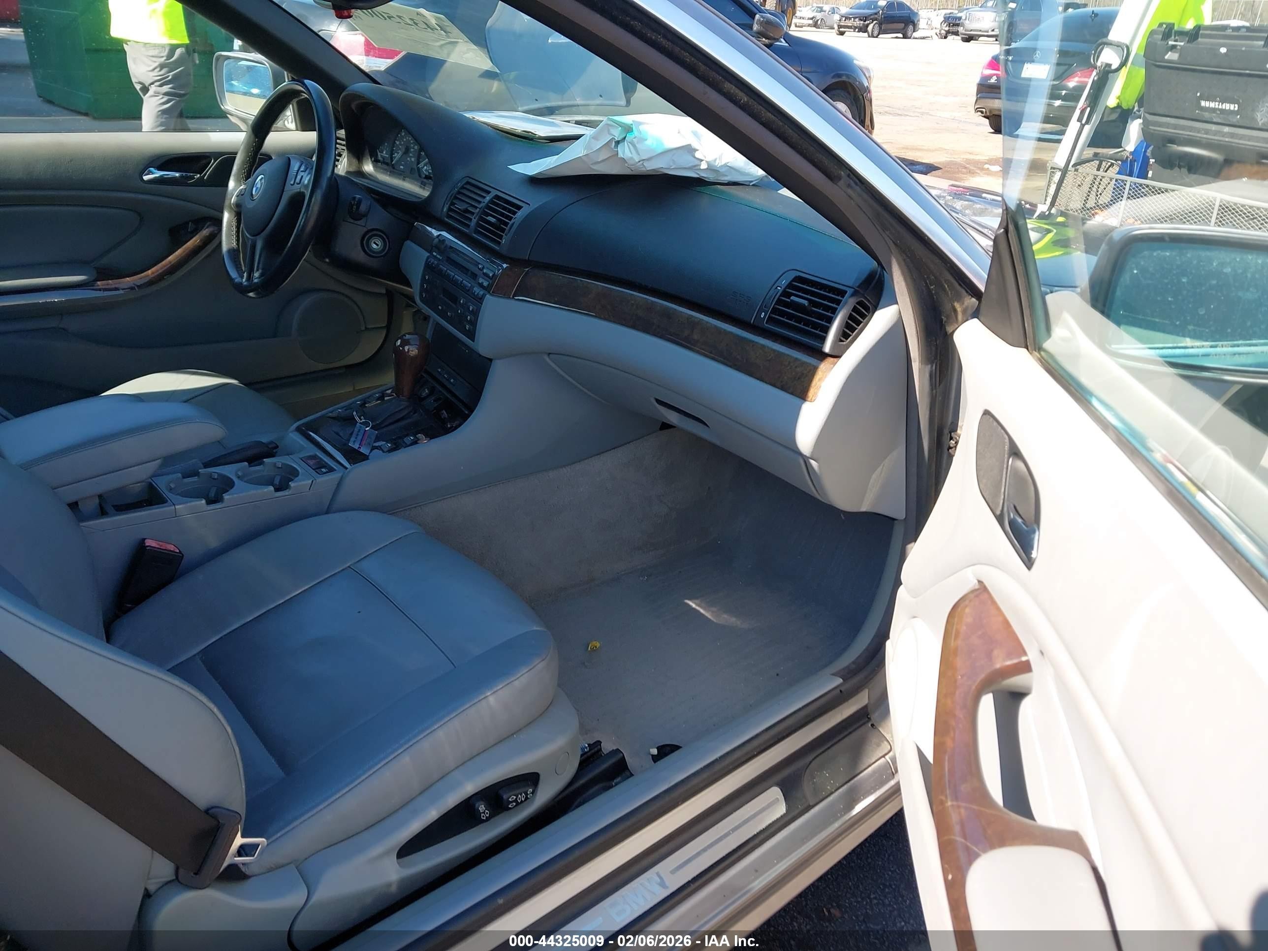 2004 Bmw 325ci   Silver vin: WBABW33464PL25107