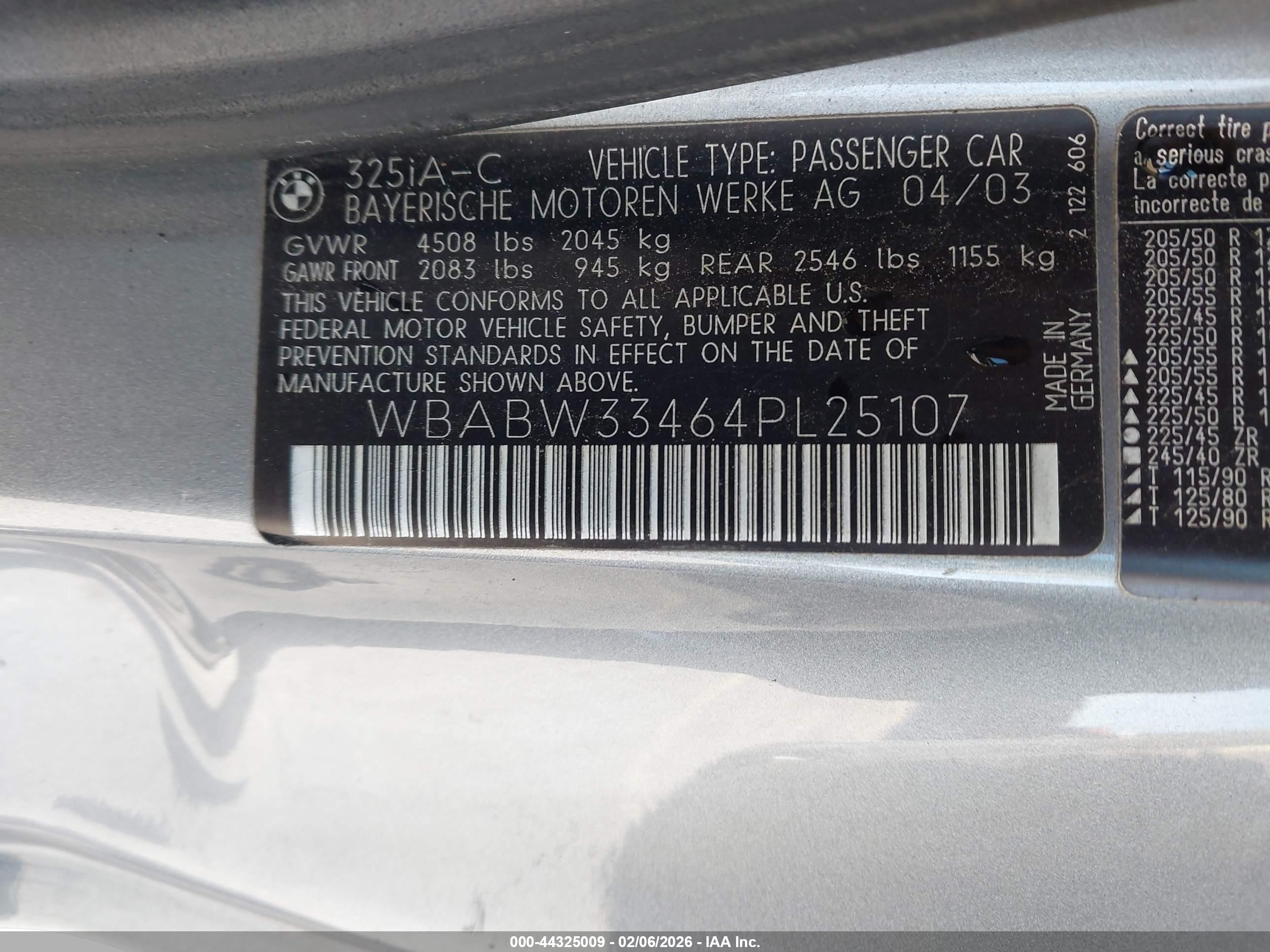 2004 Bmw 325ci   Silver vin: WBABW33464PL25107