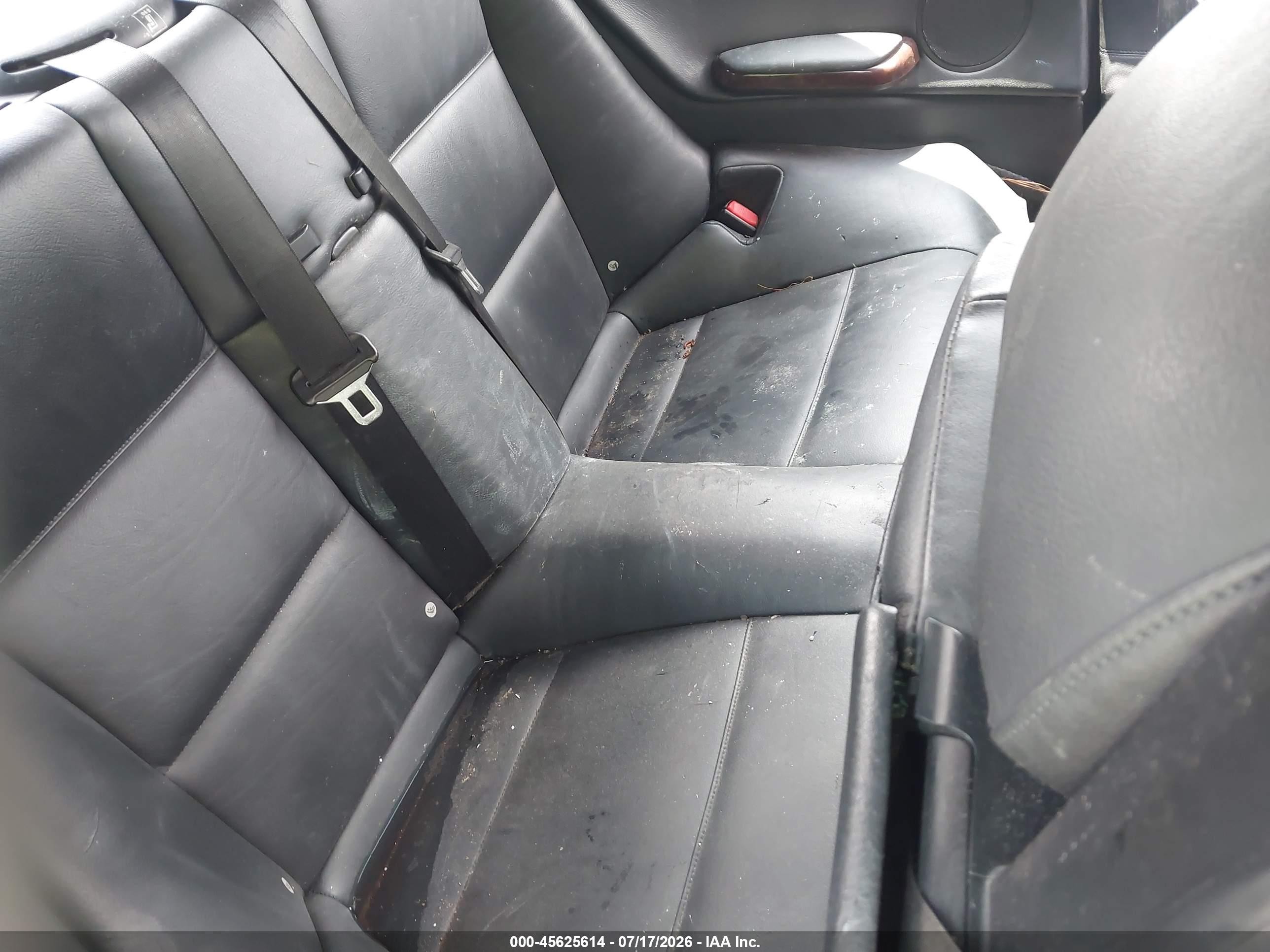 2005 Bmw 330ci   Silver vin: WBABW53405PL52915