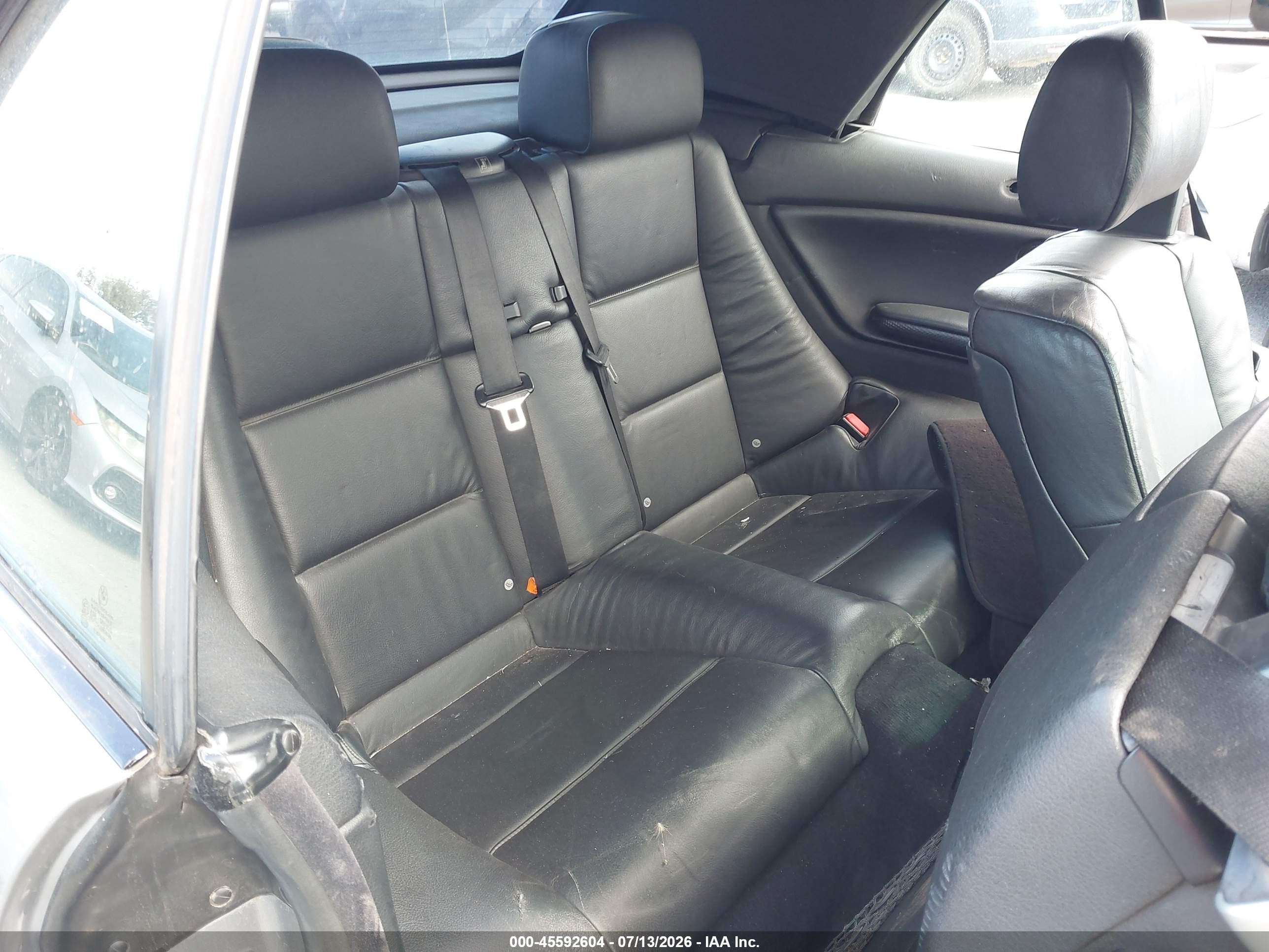 2006 Bmw 330ci   Silver vin: WBABW53426PZ42454