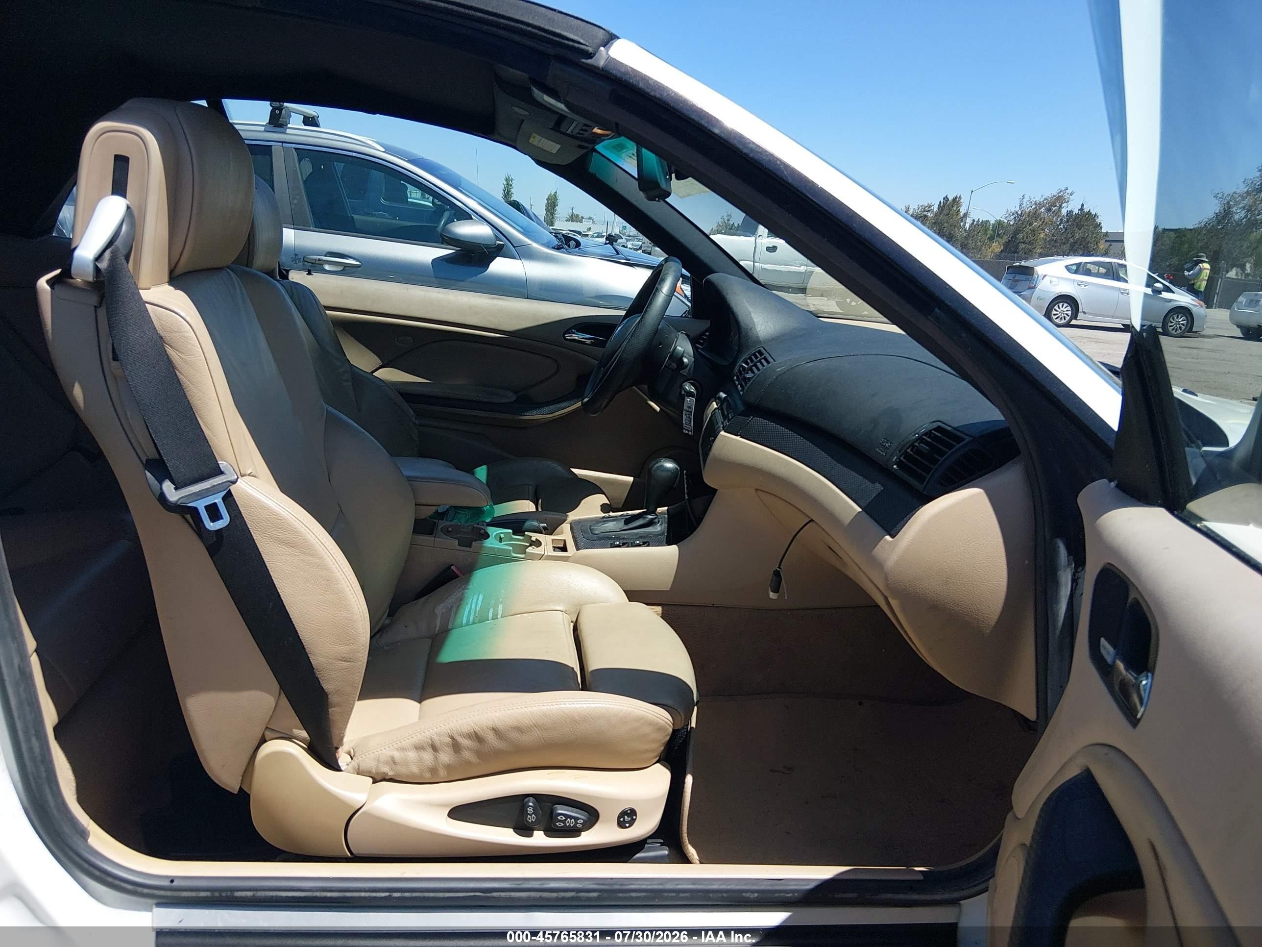 2006 Bmw 330ci   White vin: WBABW53466PZ42148