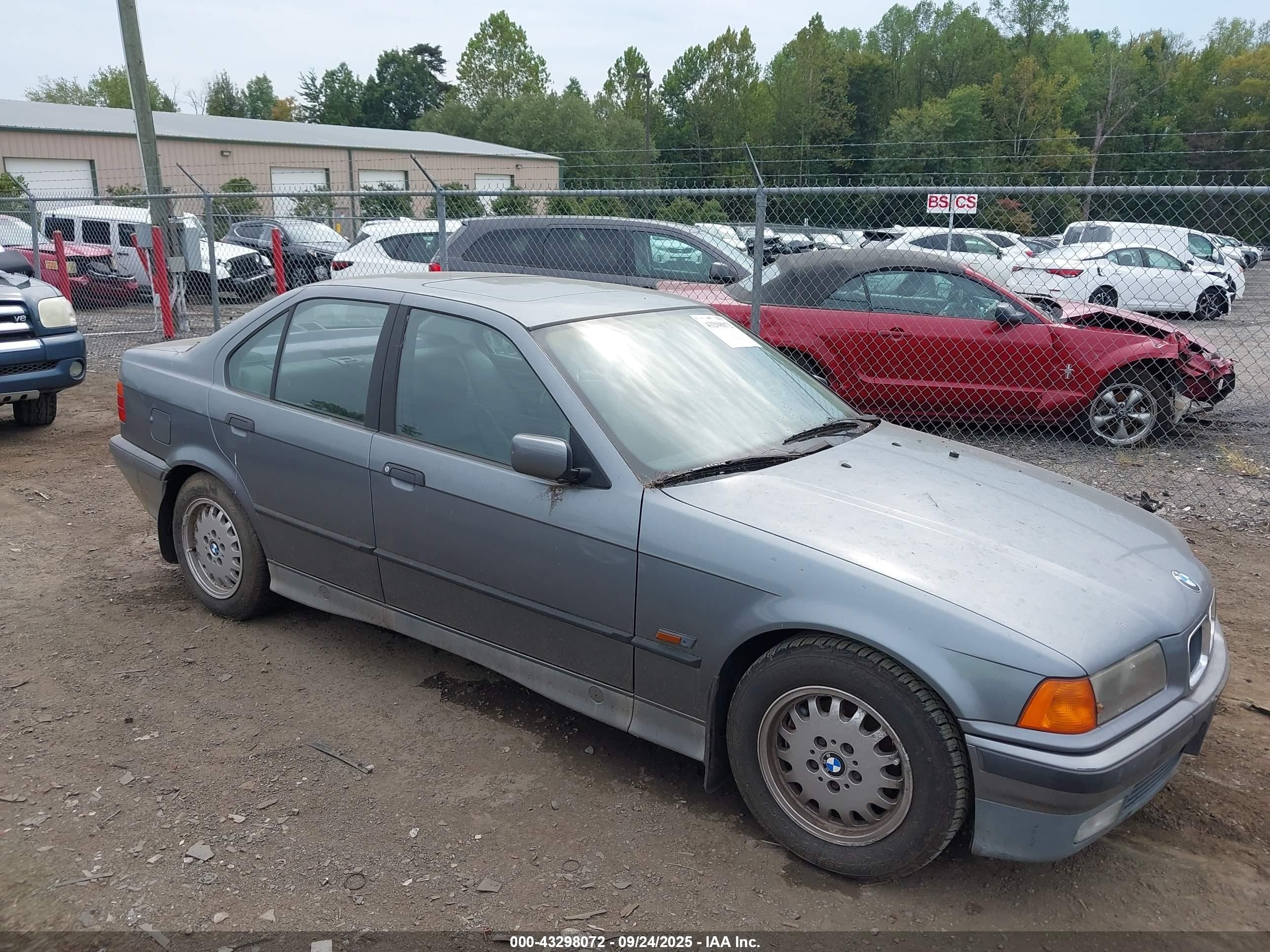 1995 Bmw 325 I Blue vin: WBACB332XSFE20788