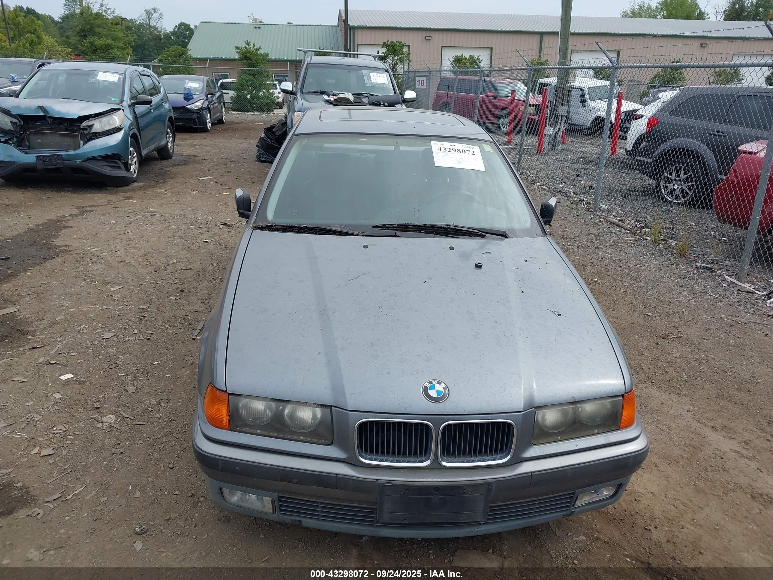 1995 Bmw 325 I Blue vin: WBACB332XSFE20788