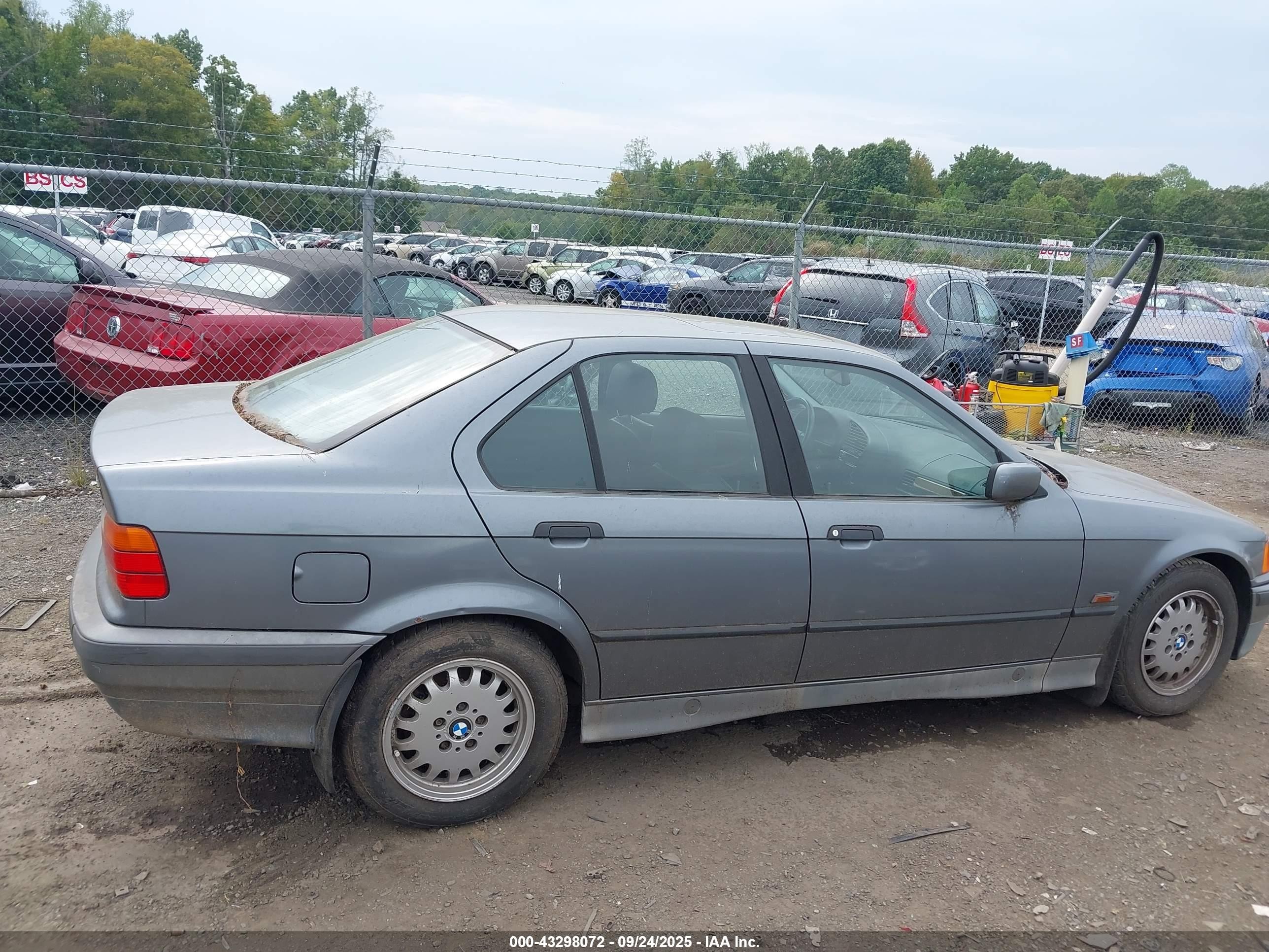 1995 Bmw 325 I Blue vin: WBACB332XSFE20788