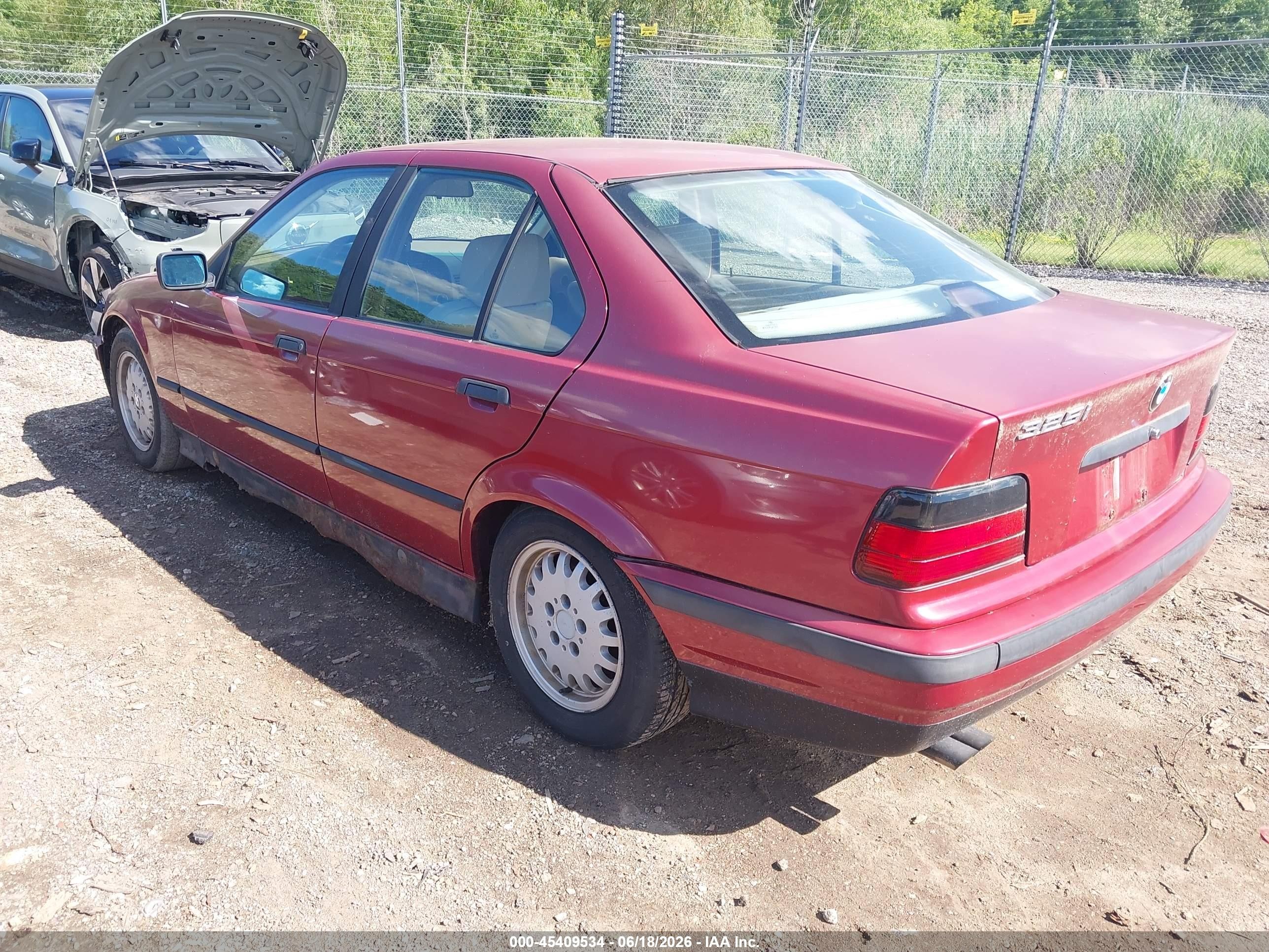1994 Bmw 325 I Automatic Red vin: WBACB4321RFL15473