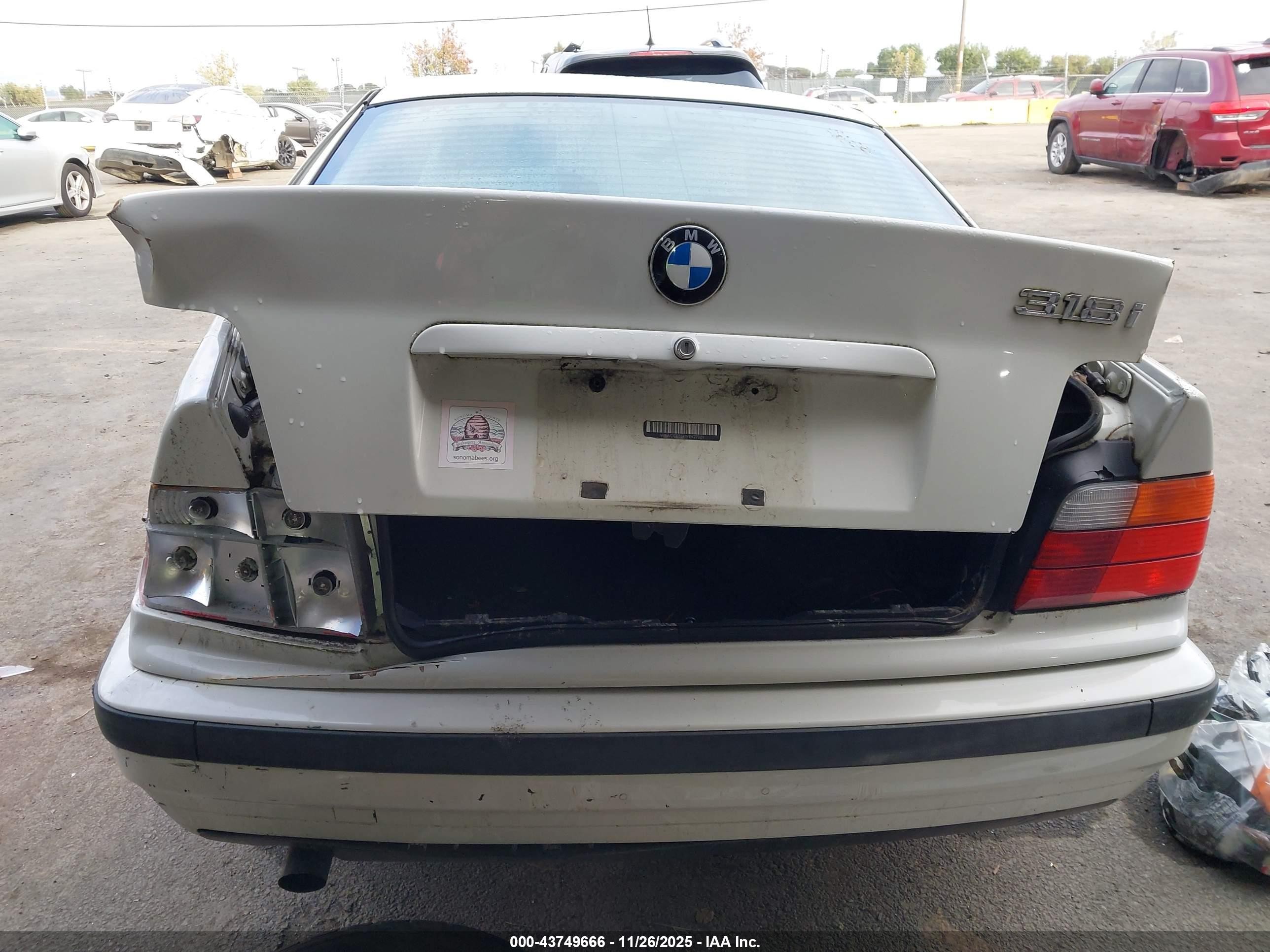 1998 Bmw 318i   White vin: WBACC0324WEK27301