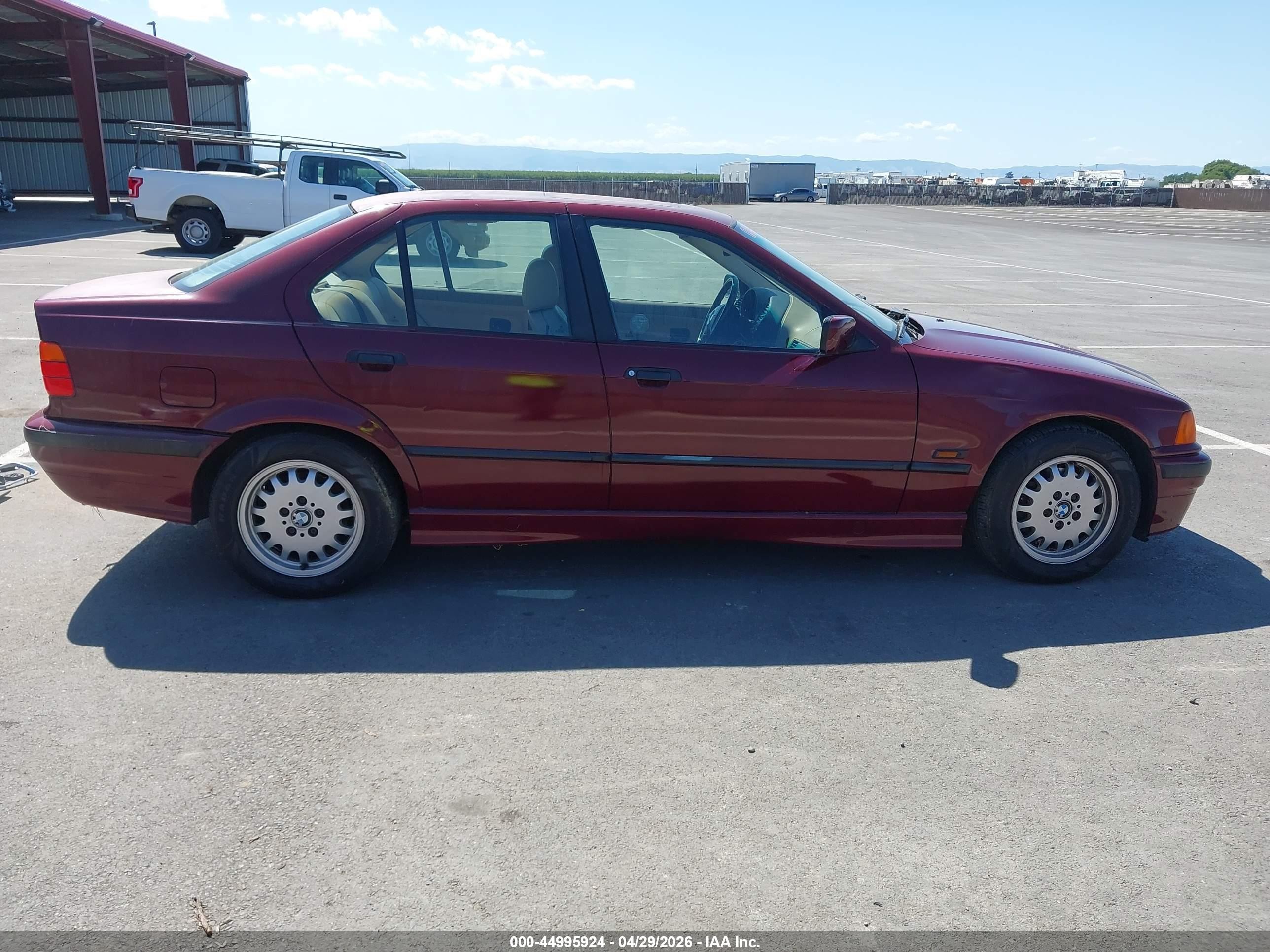 1996 Bmw 328 I Automatic Burgundy vin: WBACD4322TAV36045