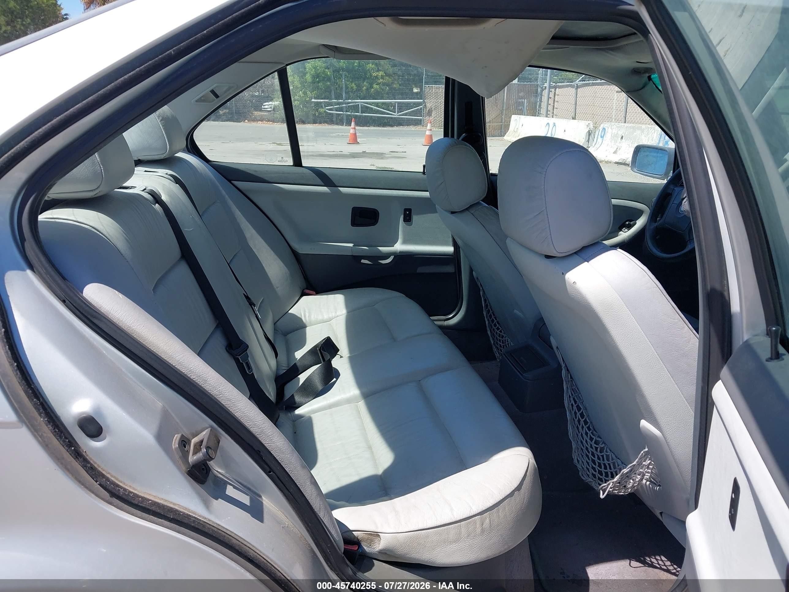 1998 Bmw 328i   Silver vin: WBACD4326WAV64600