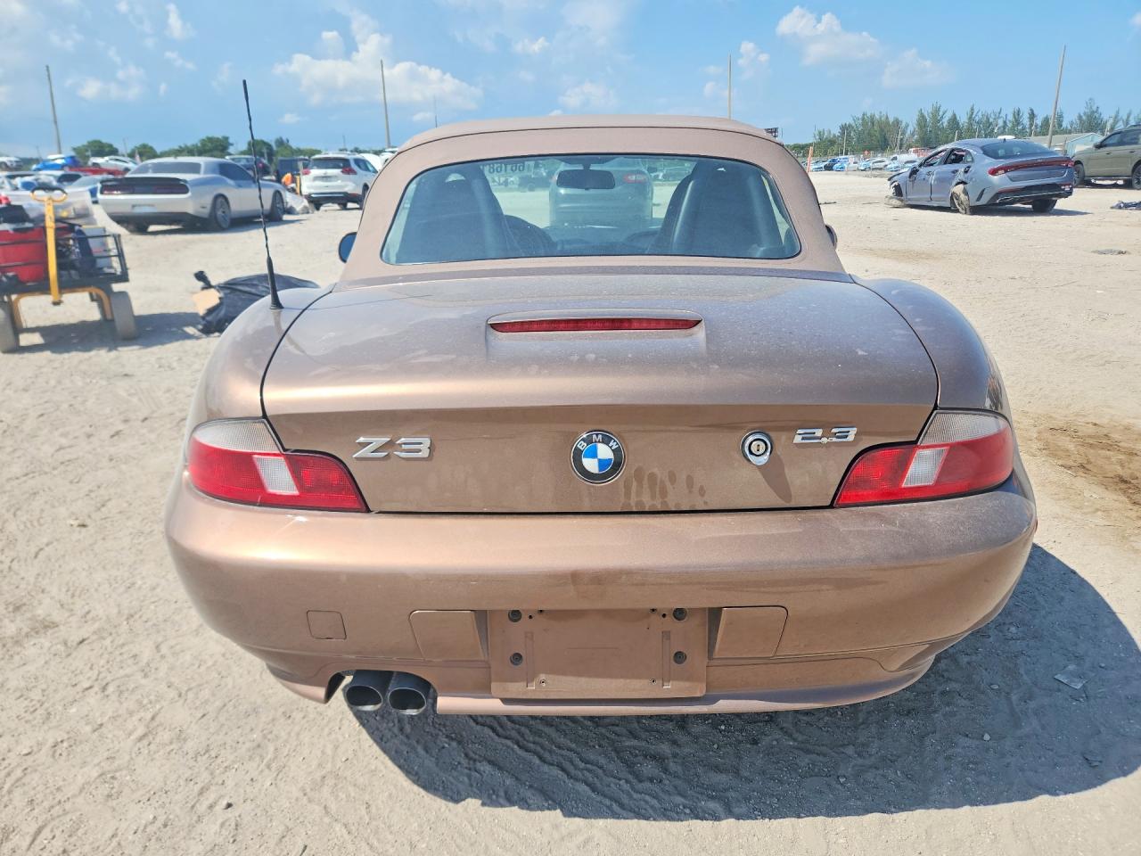 2000 Bmw Z3 3.0 Tan vin: WBACH9347YLM91750