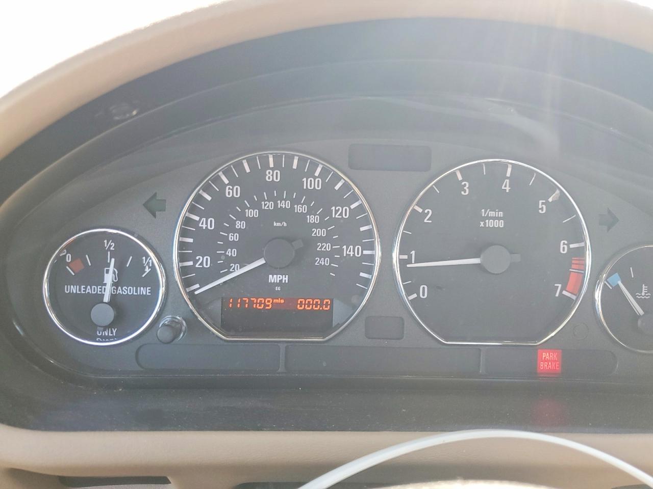 2001 Bmw Z3 2.5 White vin: WBACN33471LM01122
