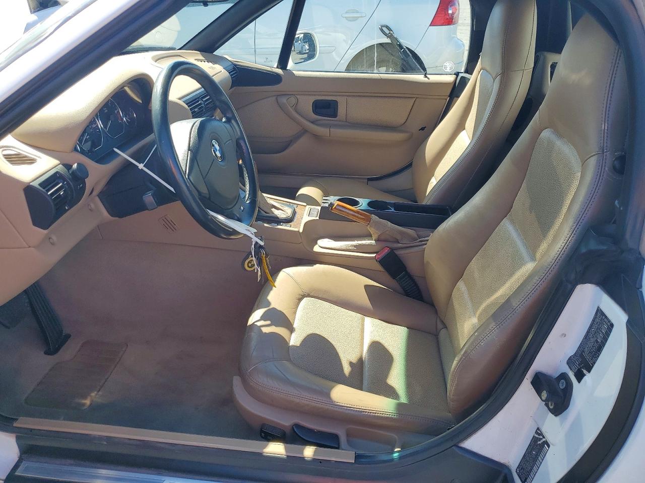 2001 Bmw Z3 2.5 White vin: WBACN33471LM01122