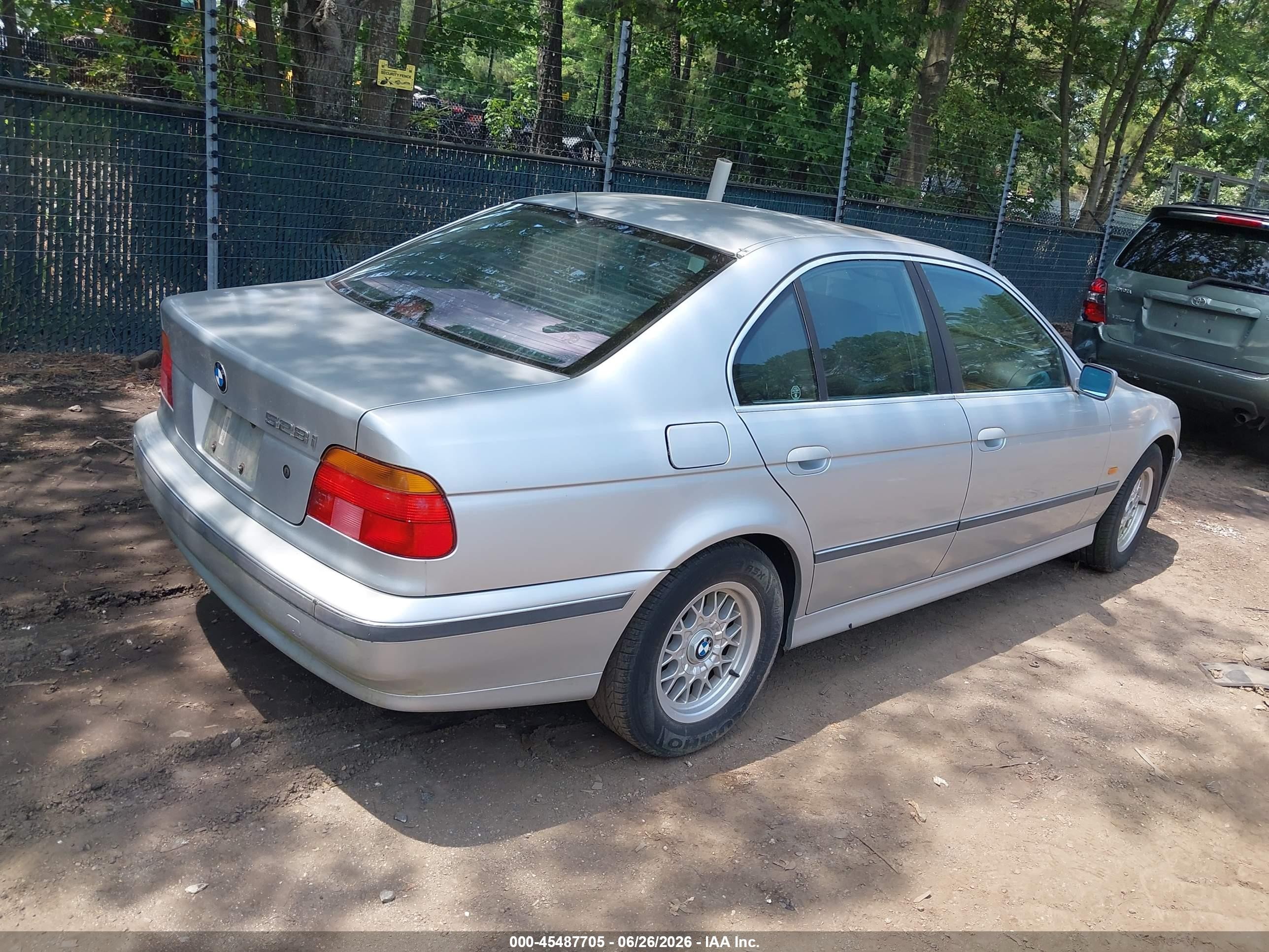 1997 Bmw 528i   Silver vin: WBADD6321VBW21889