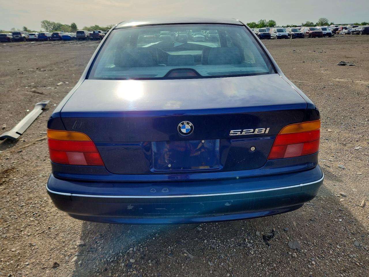 1998 Bmw 528 I Automatic Blue vin: WBADD6323WGT93222