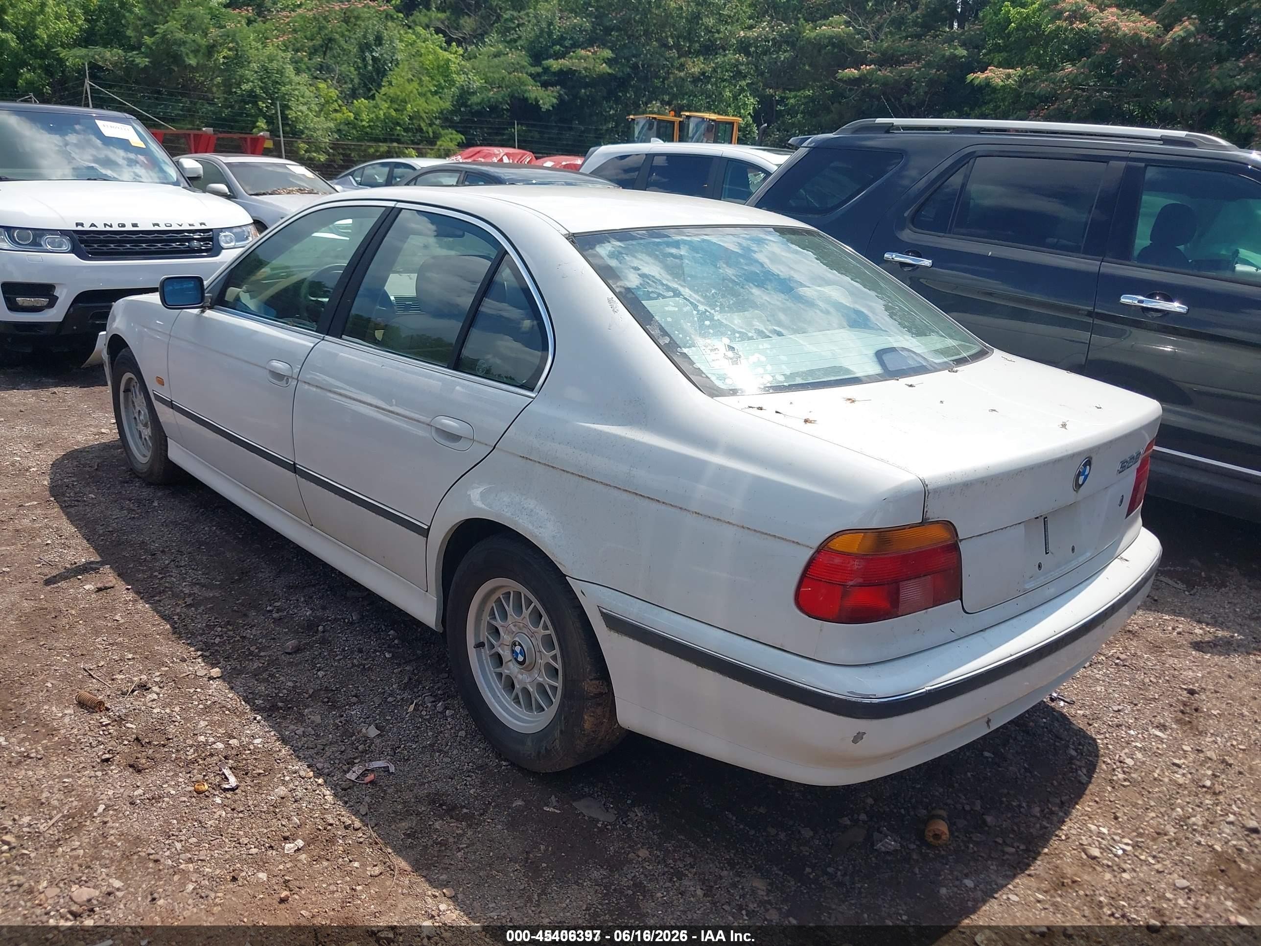 1998 Bmw 528i   White vin: WBADD6324WBW49588