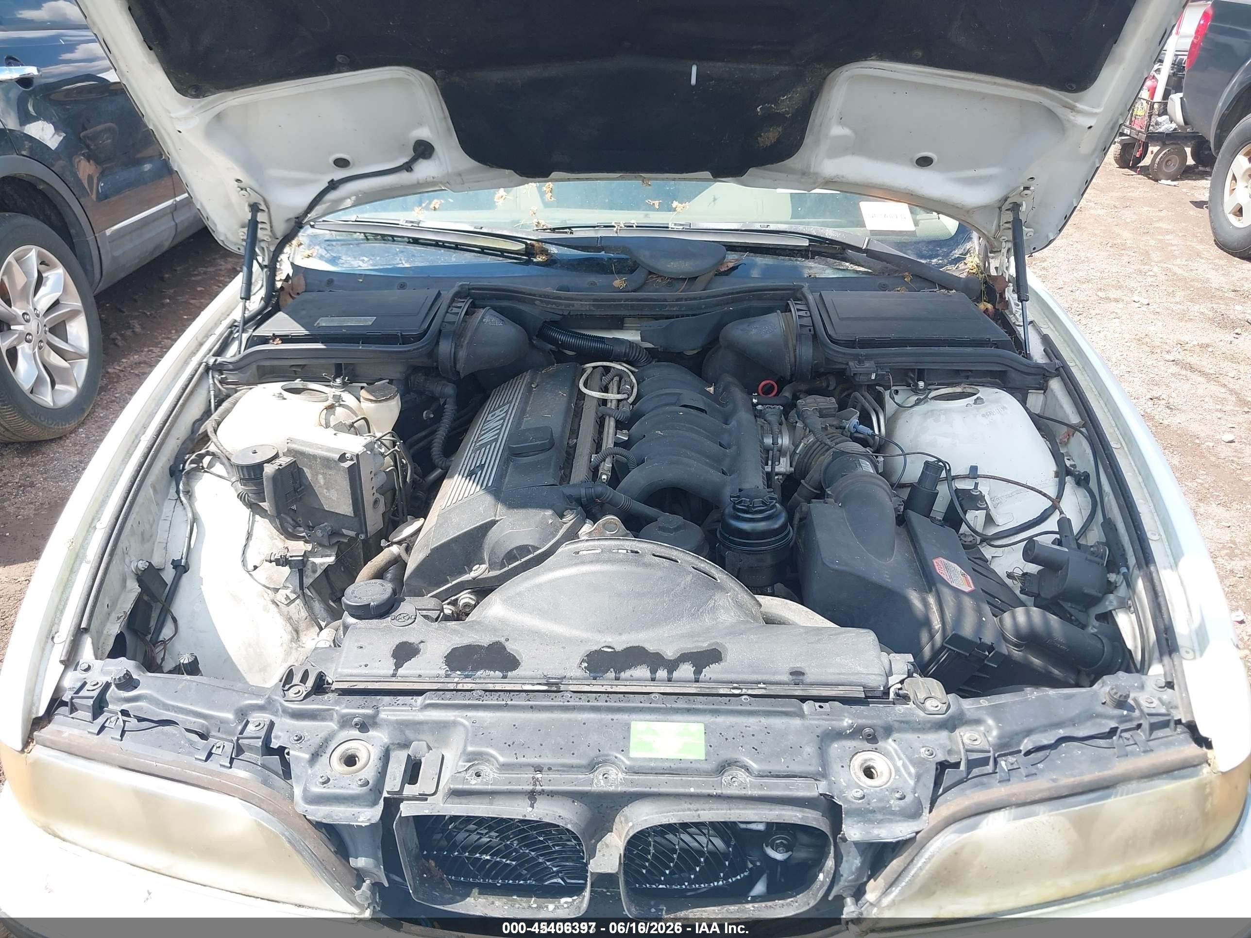 1998 Bmw 528i   White vin: WBADD6324WBW49588
