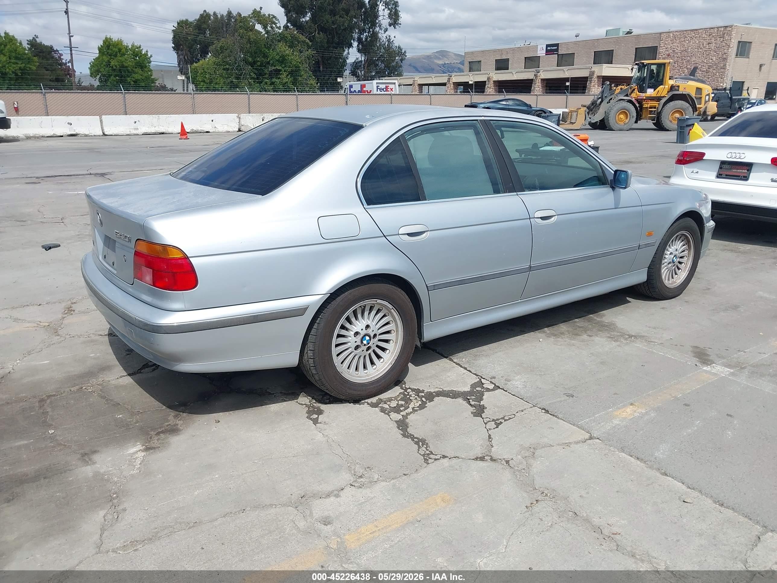 1997 Bmw 540ia   Silver vin: WBADE6326VBW57686