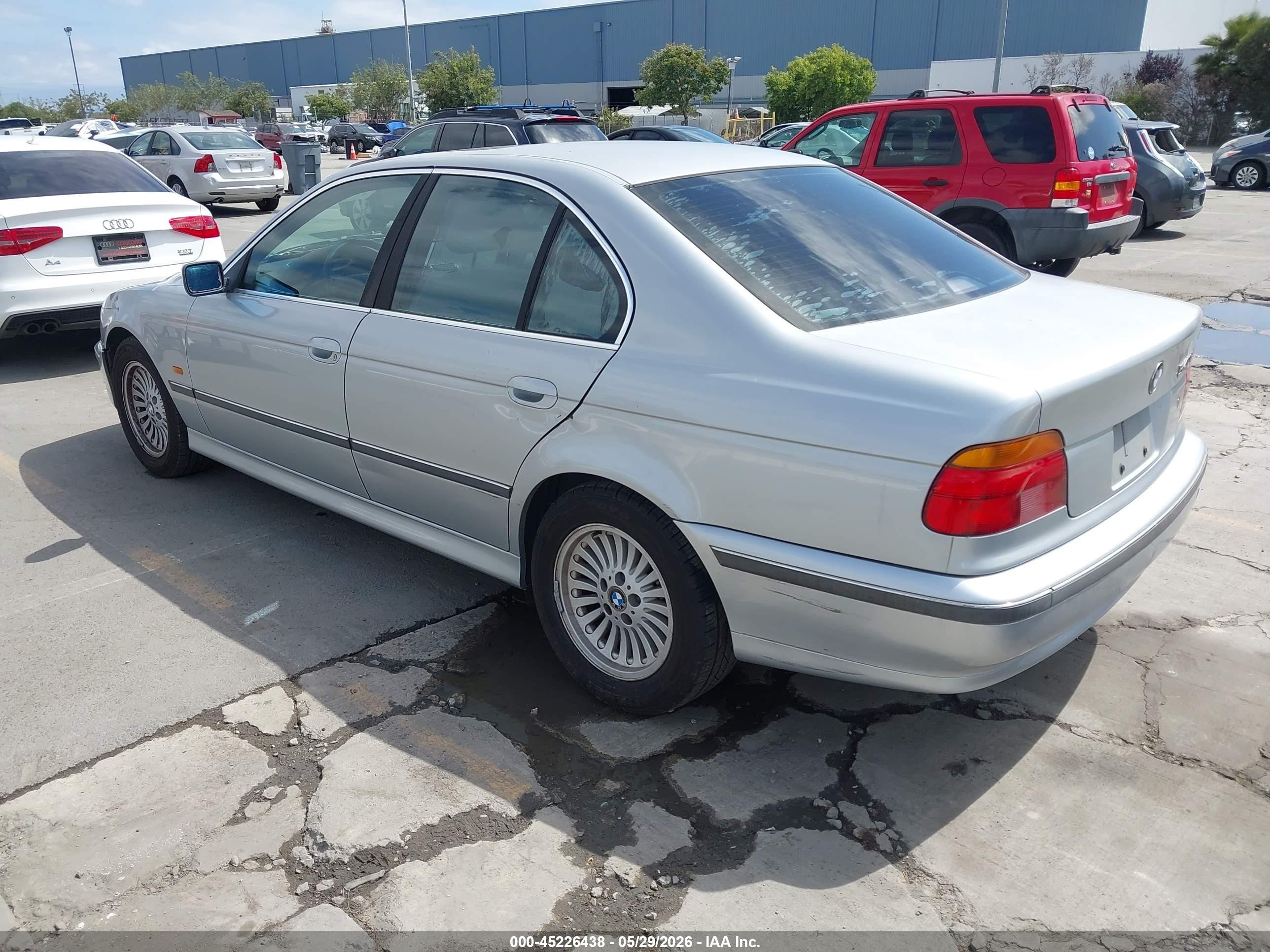 1997 Bmw 540ia   Silver vin: WBADE6326VBW57686
