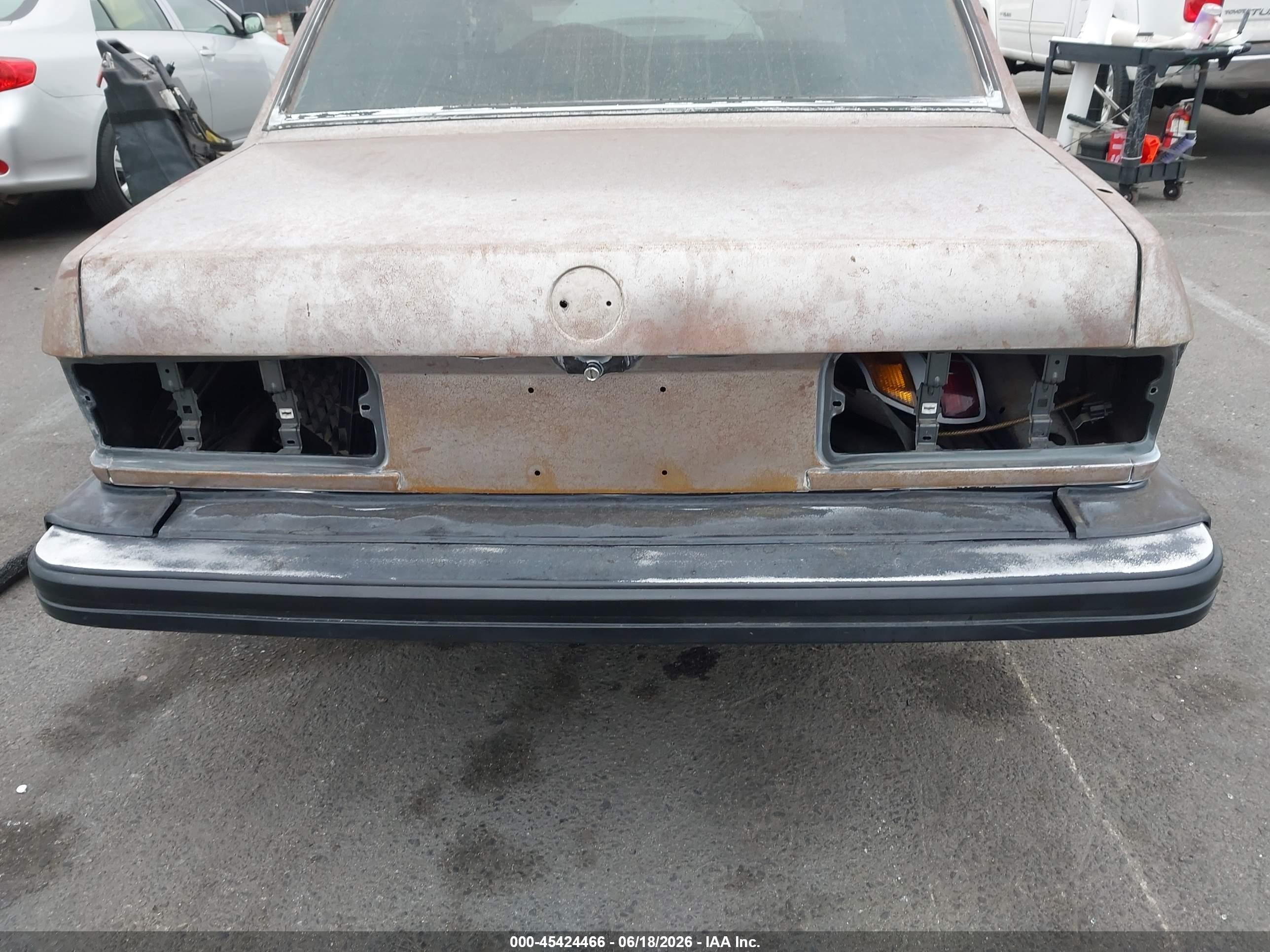 1988 Bmw 528 E Automatic Коричневый vin: WBADK8303J9714477