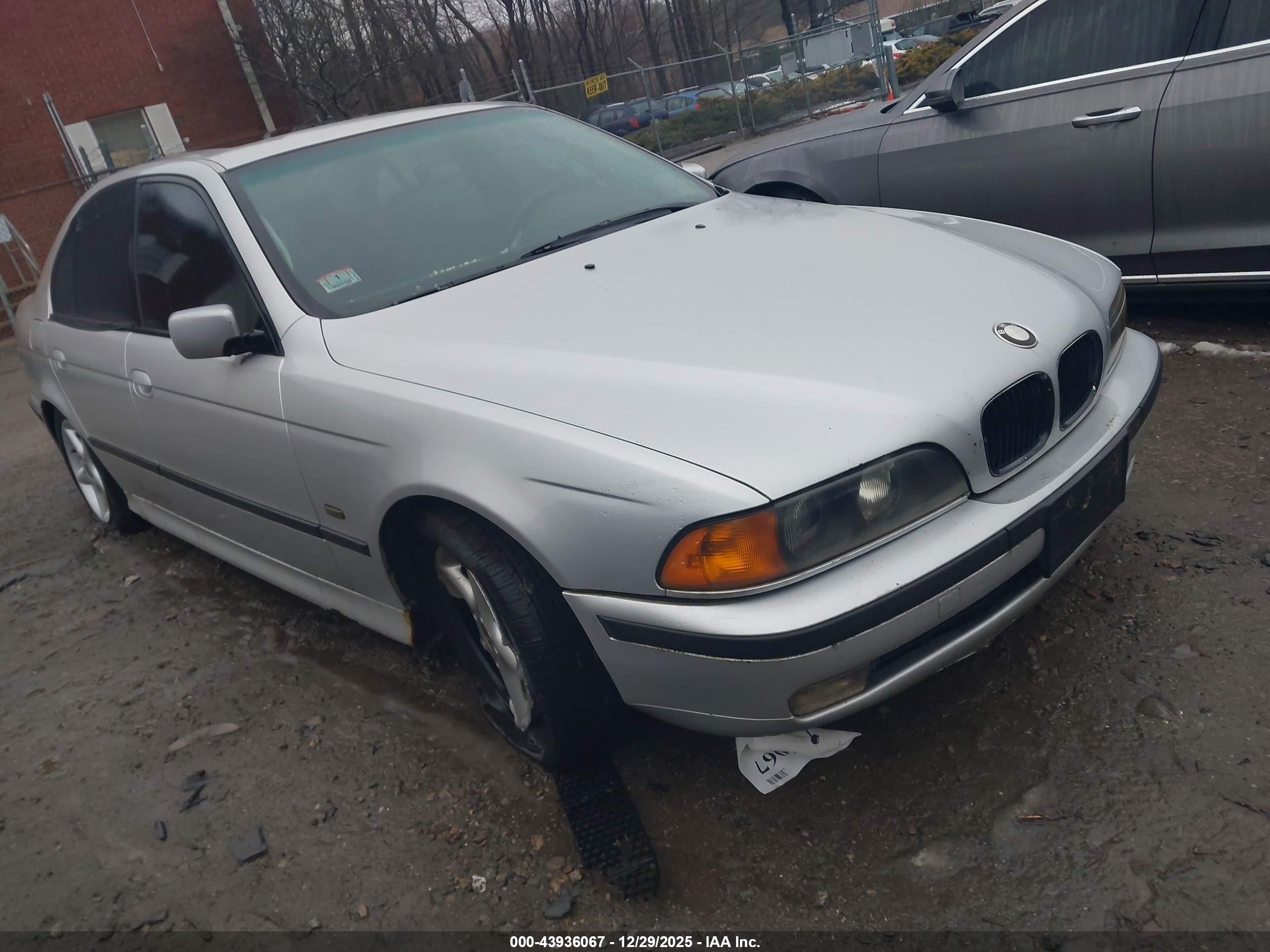 1999 Bmw 528i   Silver vin: WBADM5341XBY16910
