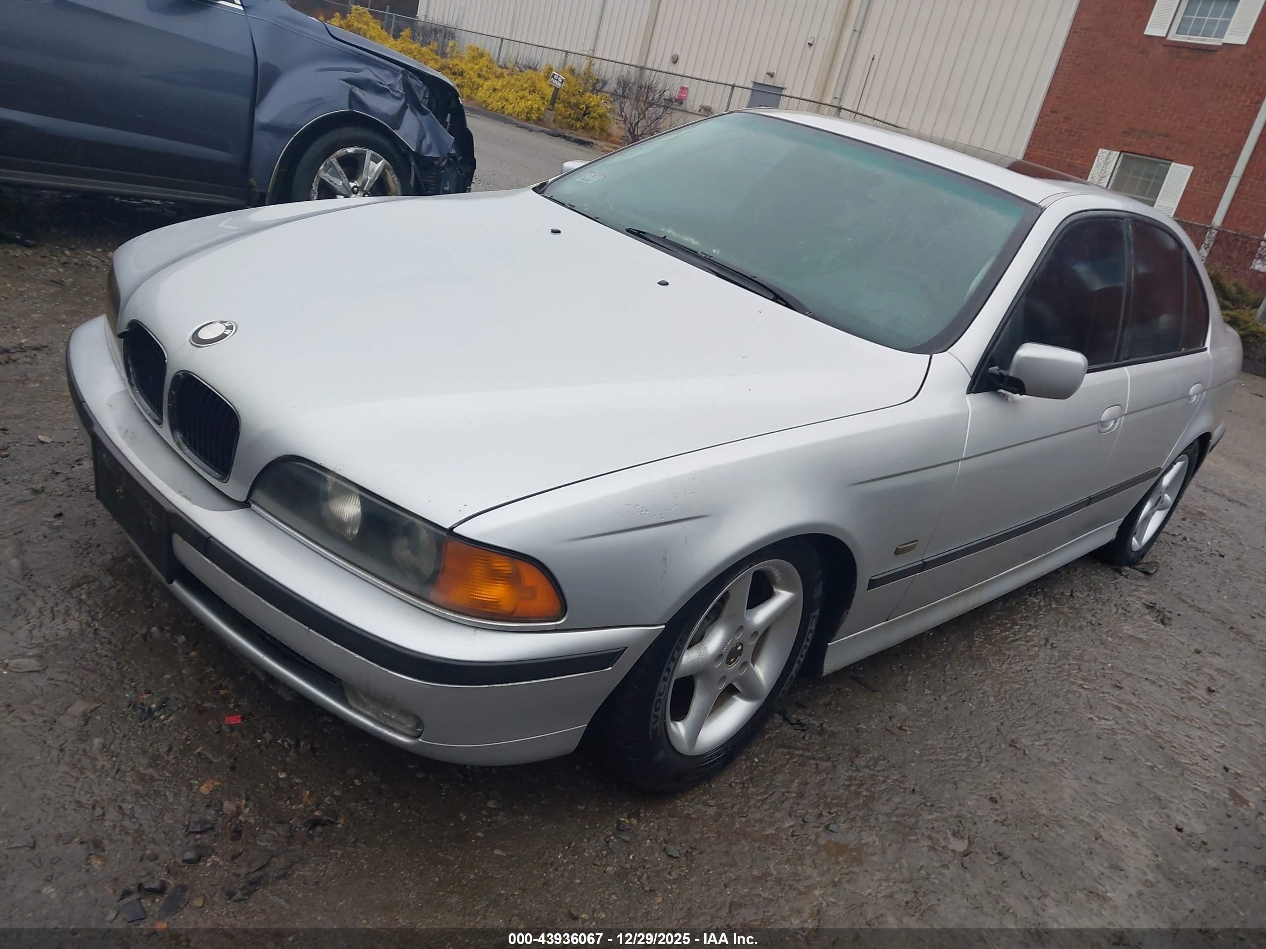 1999 Bmw 528i   Silver vin: WBADM5341XBY16910