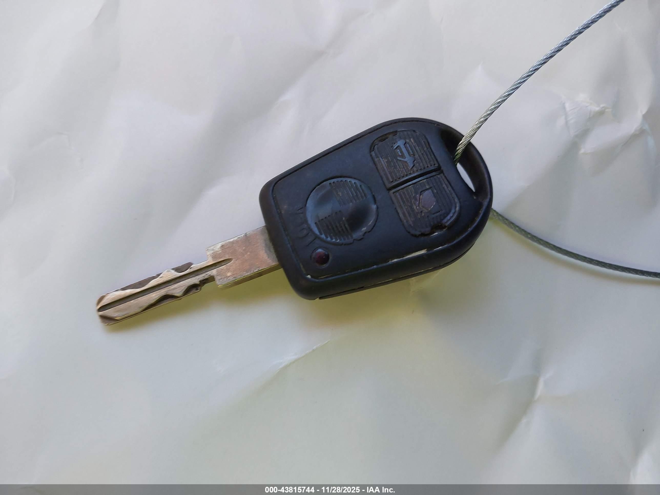 1999 Bmw 528ia   Белый vin: WBADM6331XBY28634
