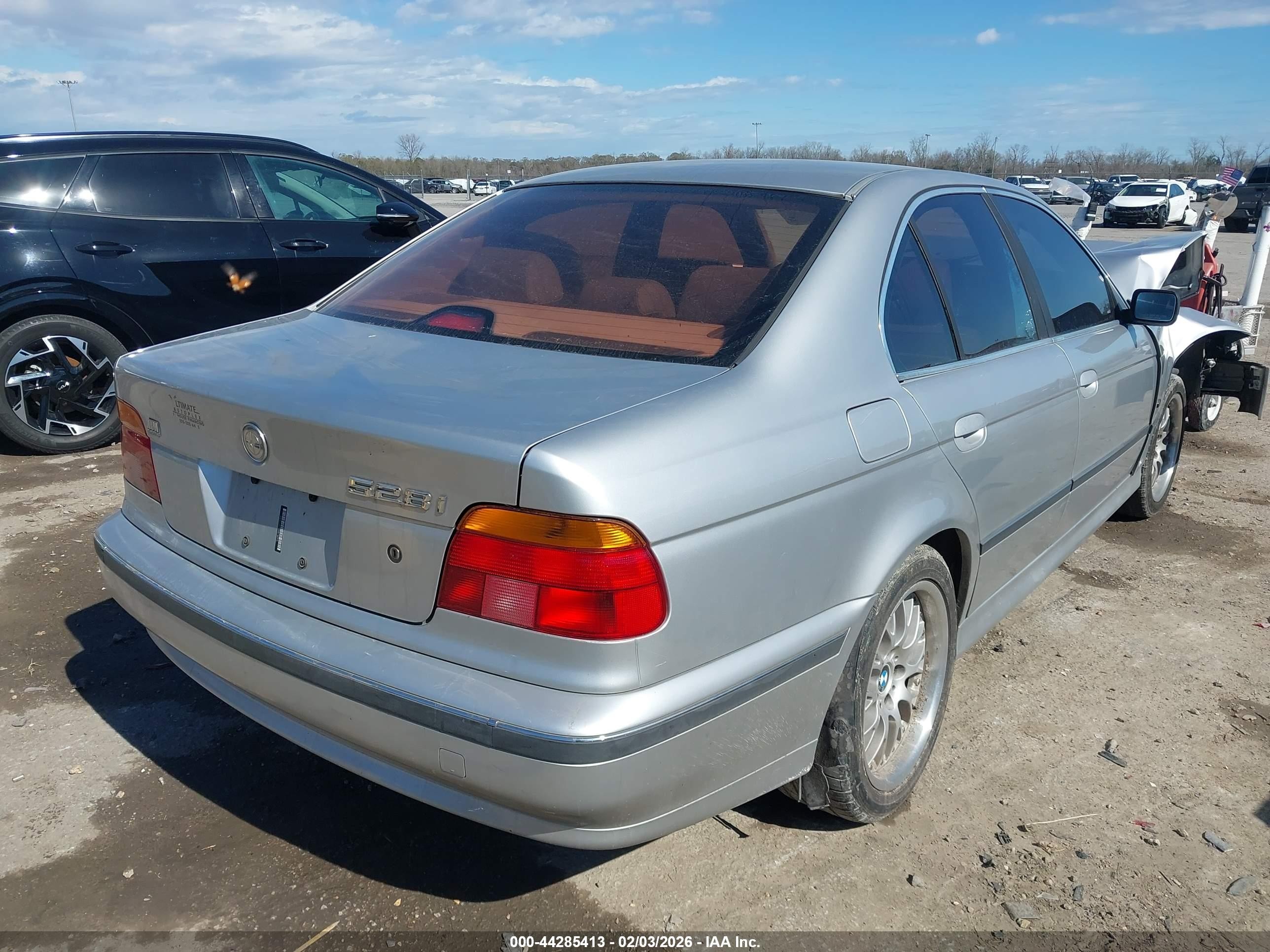 1999 Bmw 528ia   Silver vin: WBADM6331XBY30948