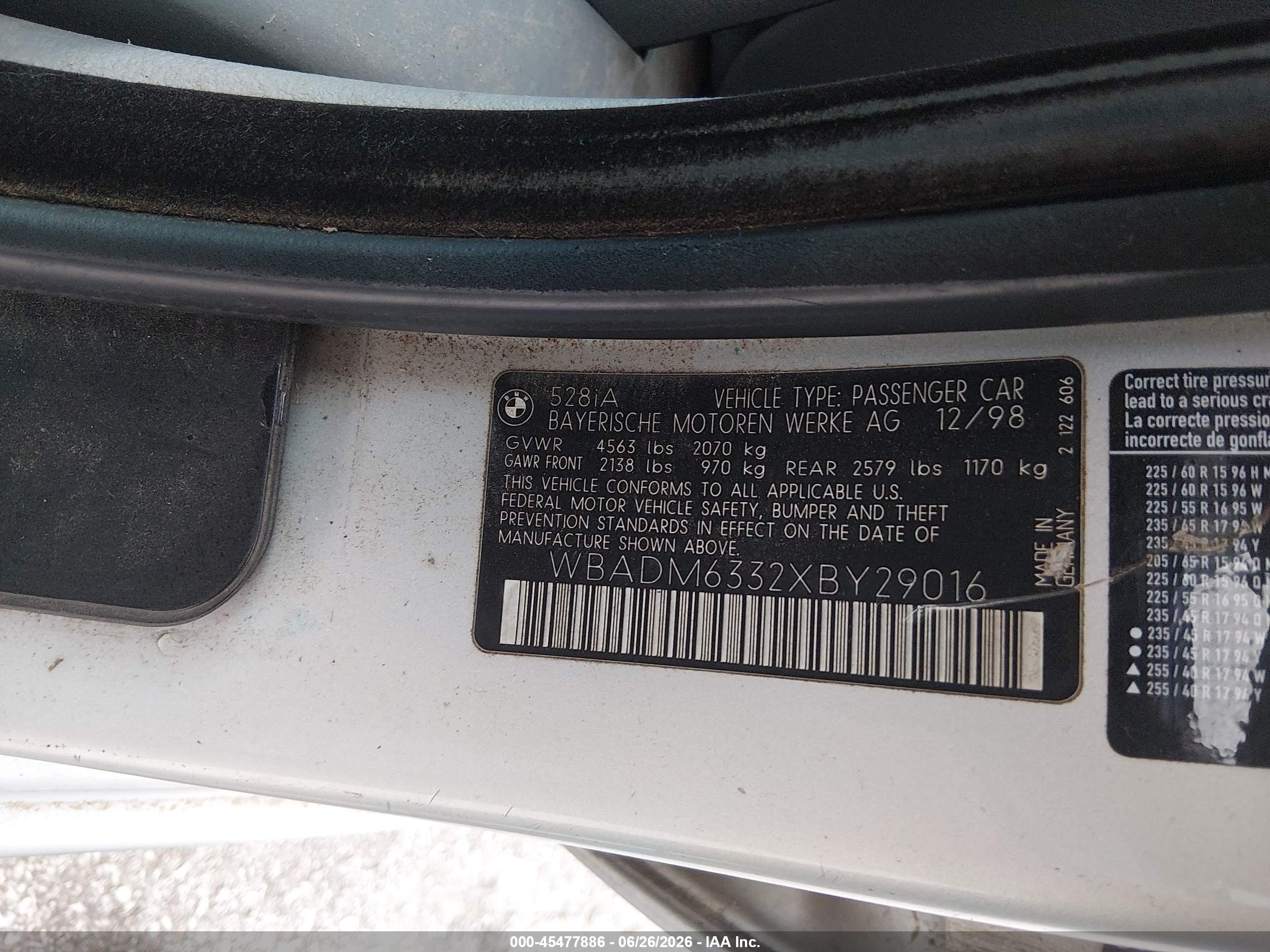 1999 Bmw 528ia   Silver vin: WBADM6332XBY29016