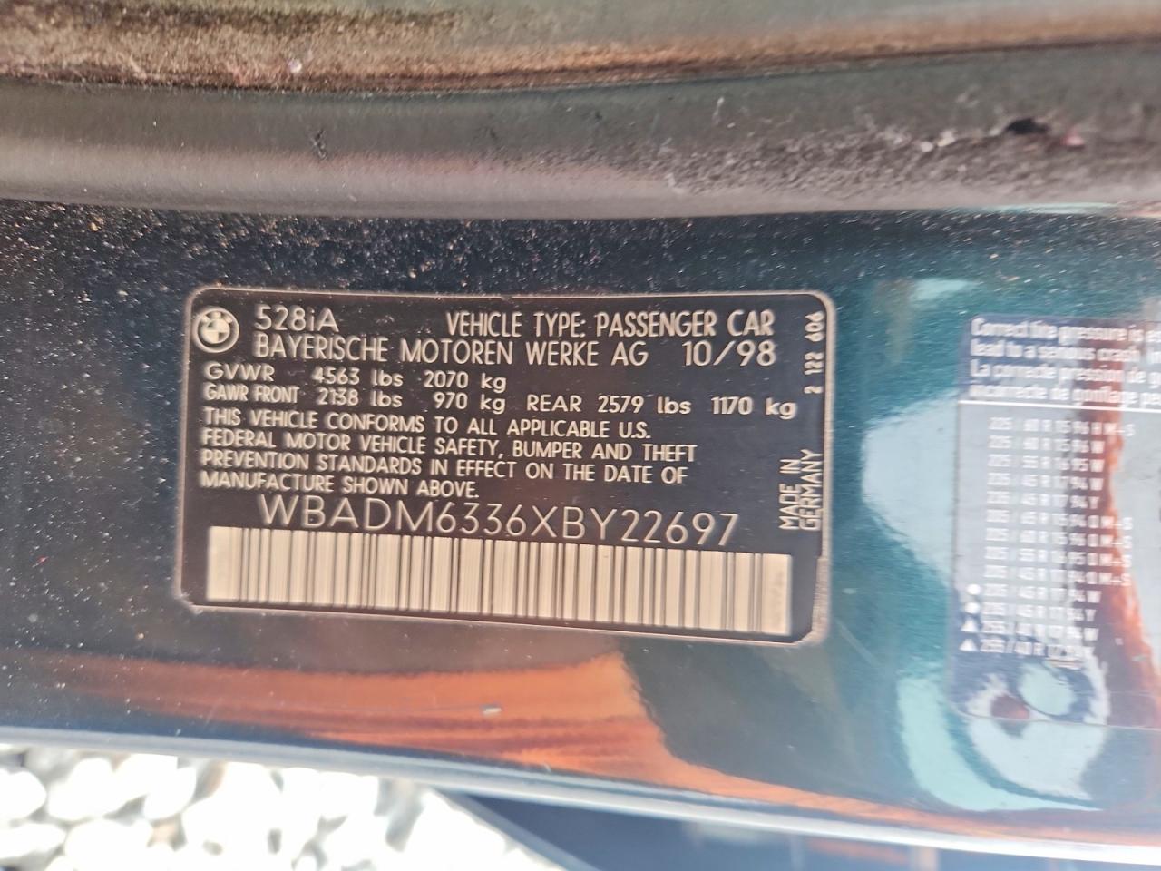 1999 Bmw 528 I Automatic Green vin: WBADM6336XBY22697