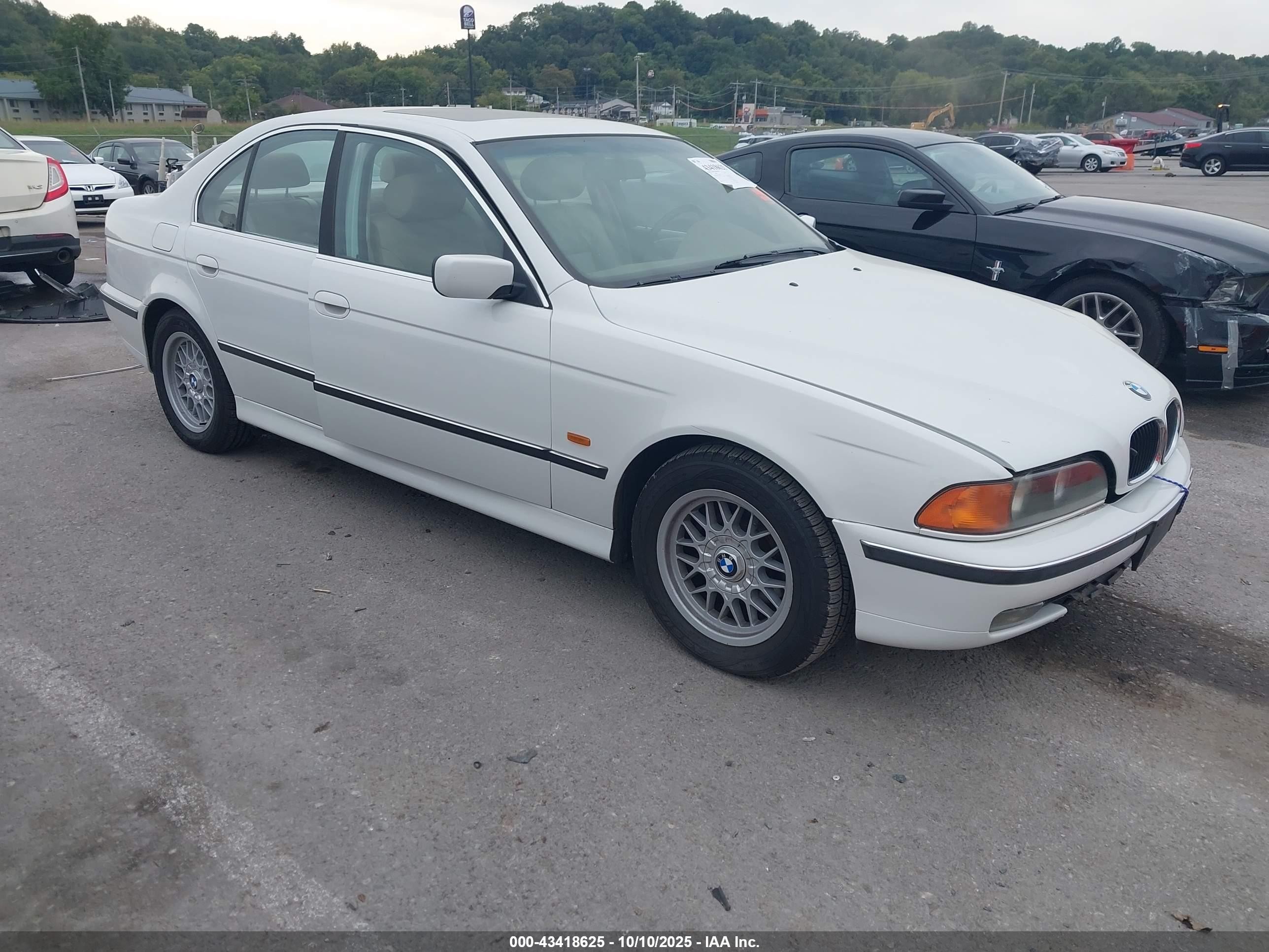 1999 Bmw 528ia   White vin: WBADM6337XBY28511