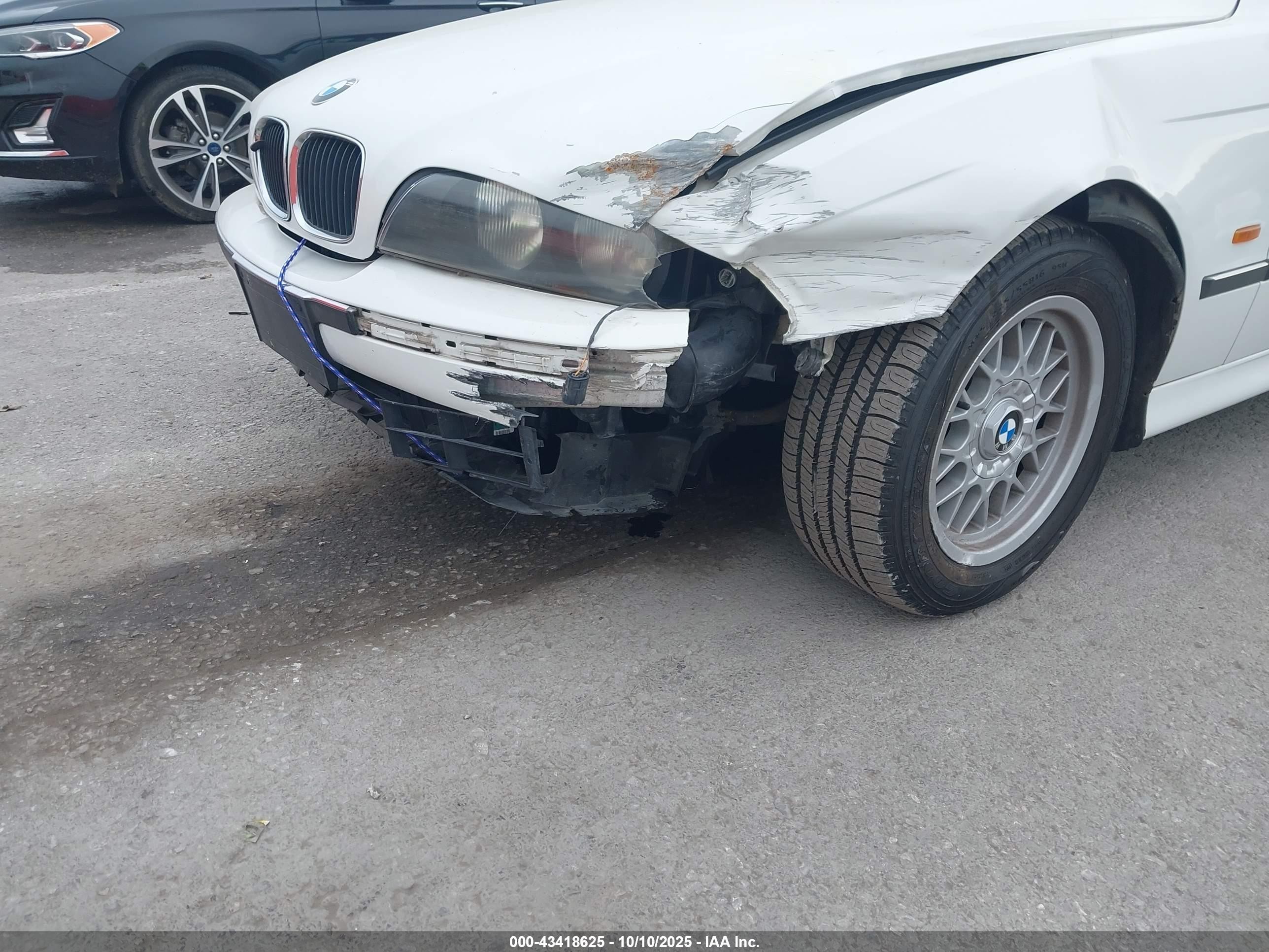1999 Bmw 528ia   White vin: WBADM6337XBY28511