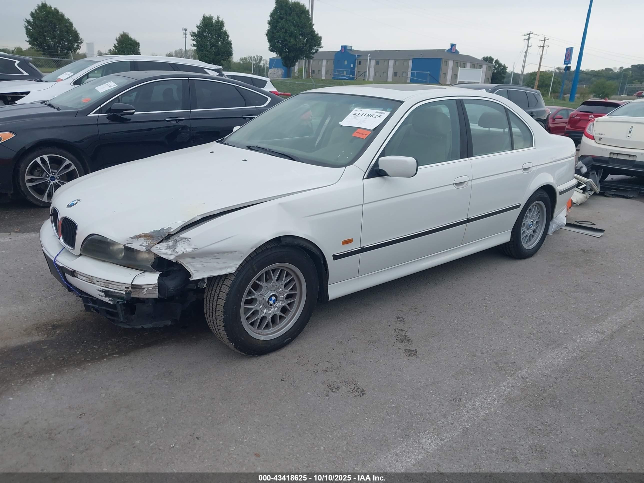 1999 Bmw 528ia   White vin: WBADM6337XBY28511