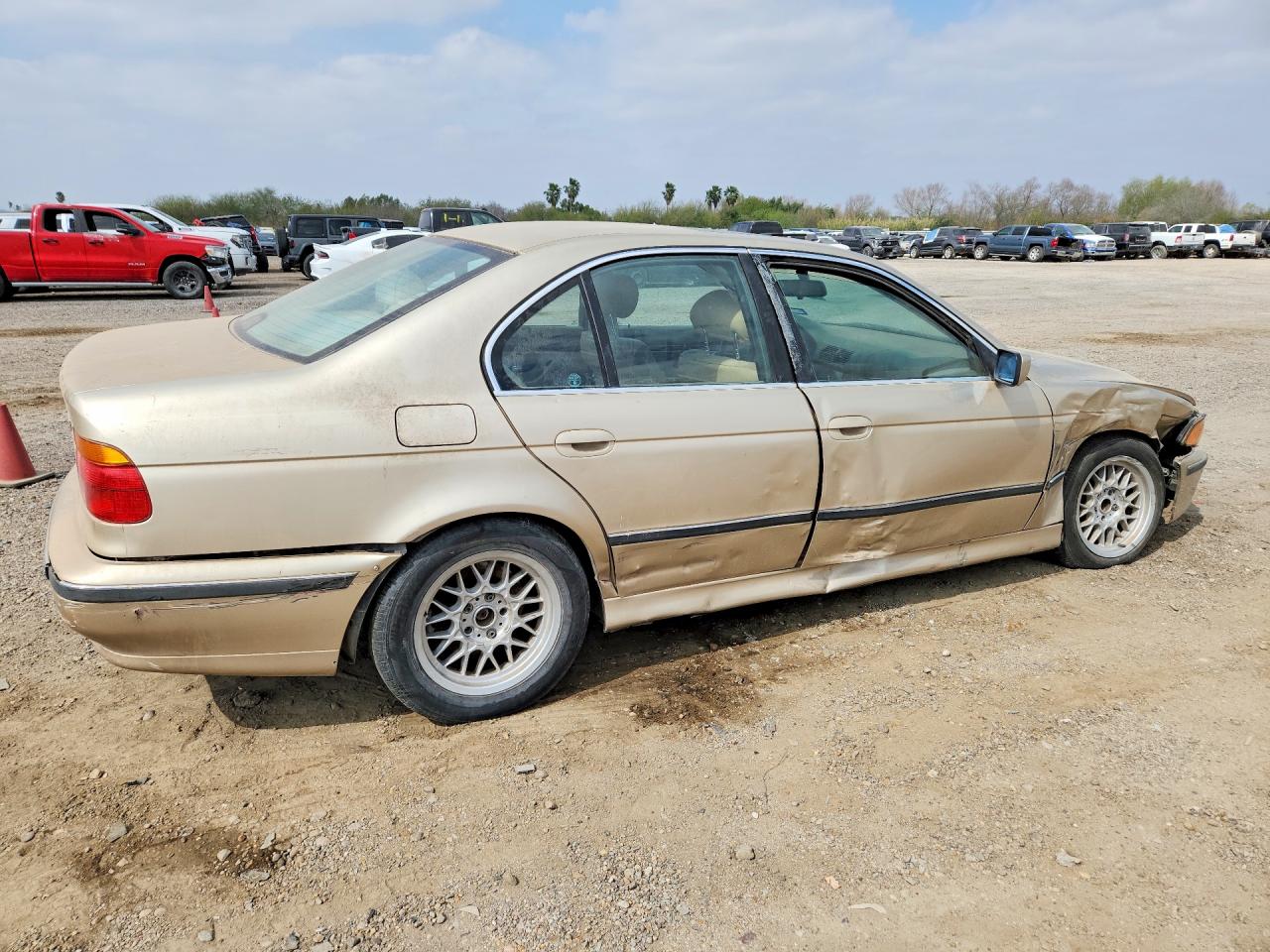 1999 Bmw 528 I Automatic Tan vin: WBADM6337XBY31991