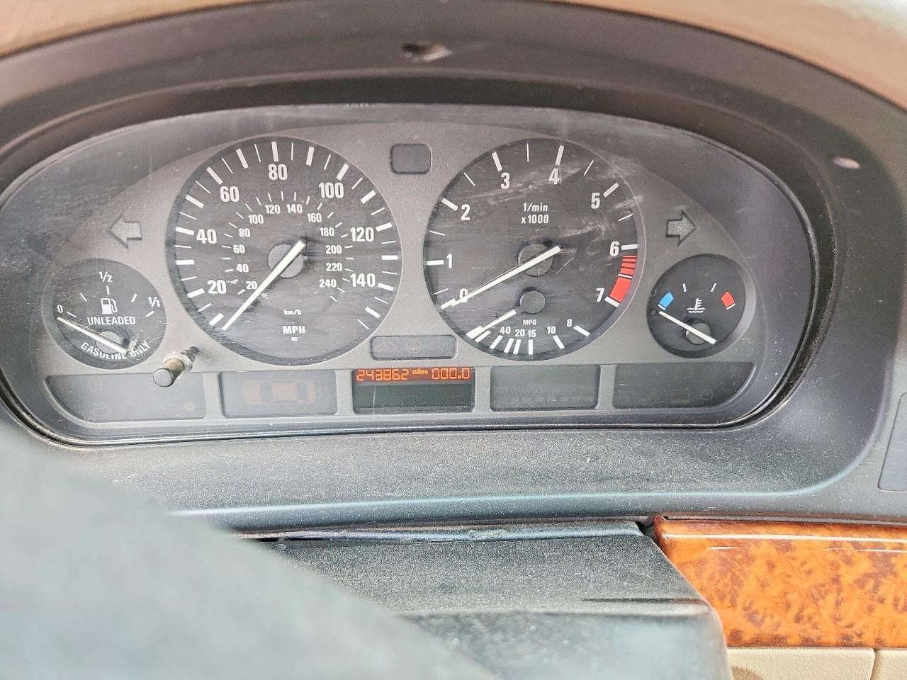 1999 Bmw 528 I Automatic Tan vin: WBADM6337XBY31991