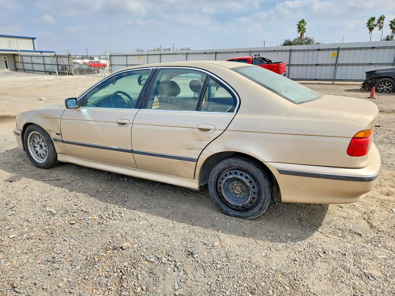 1999 Bmw 528 I Automatic Tan vin: WBADM6337XBY31991