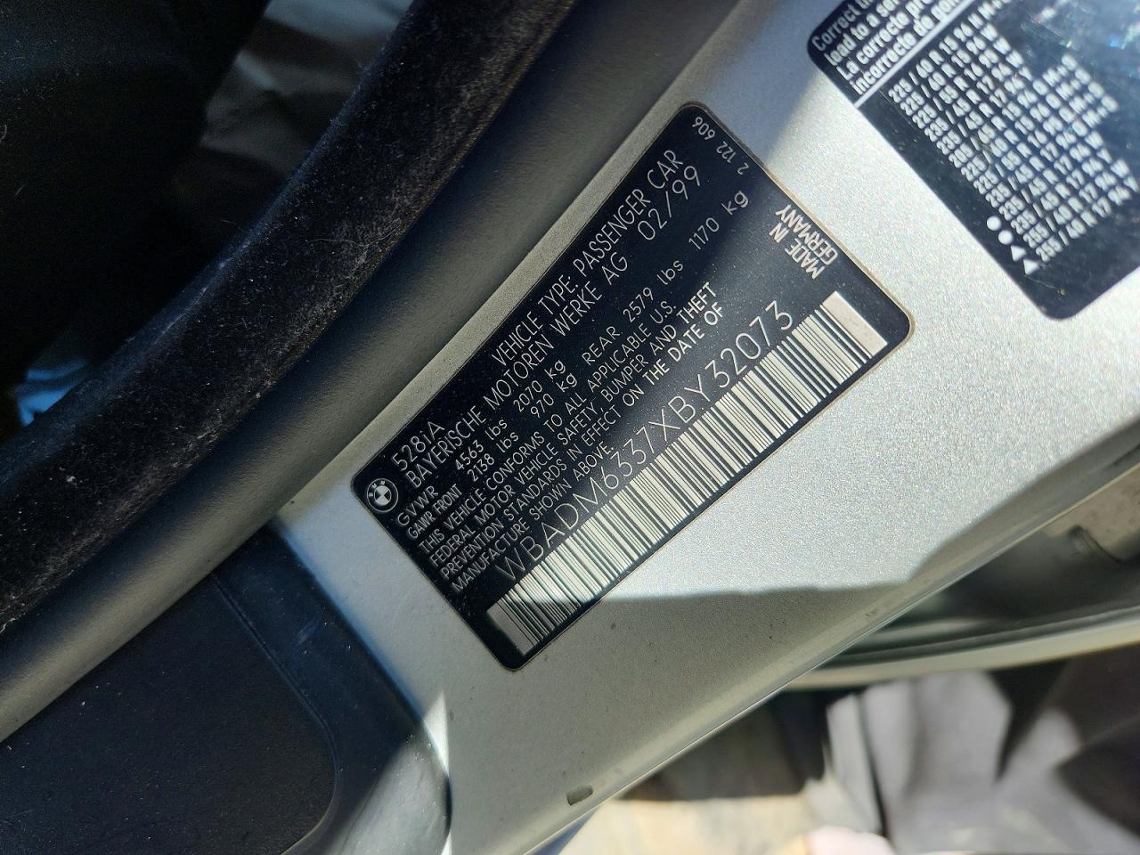 1999 Bmw 528 I Automatic Silver vin: WBADM6337XBY32073