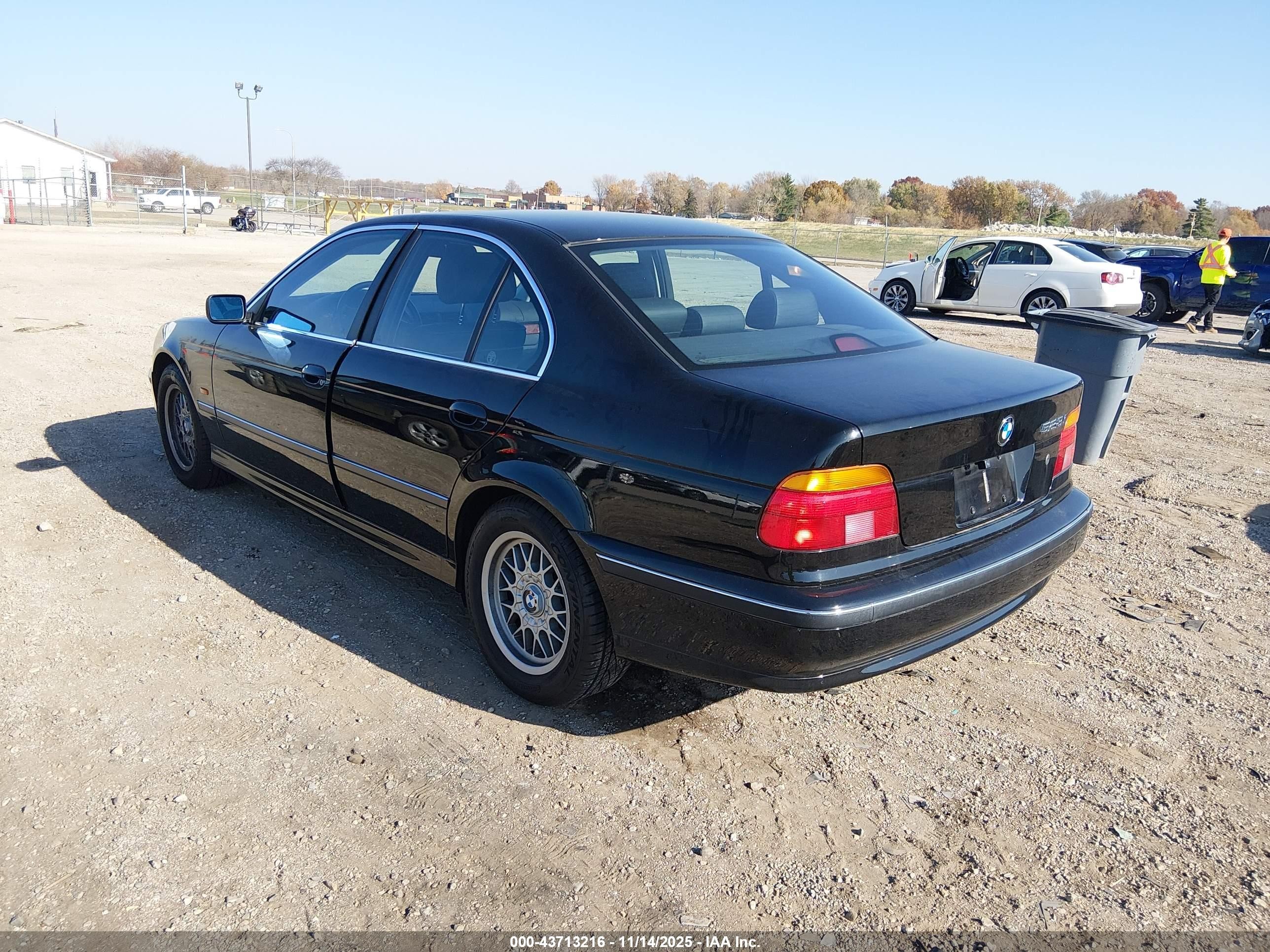 1999 Bmw 528ia   Black vin: WBADM6340XGU03921