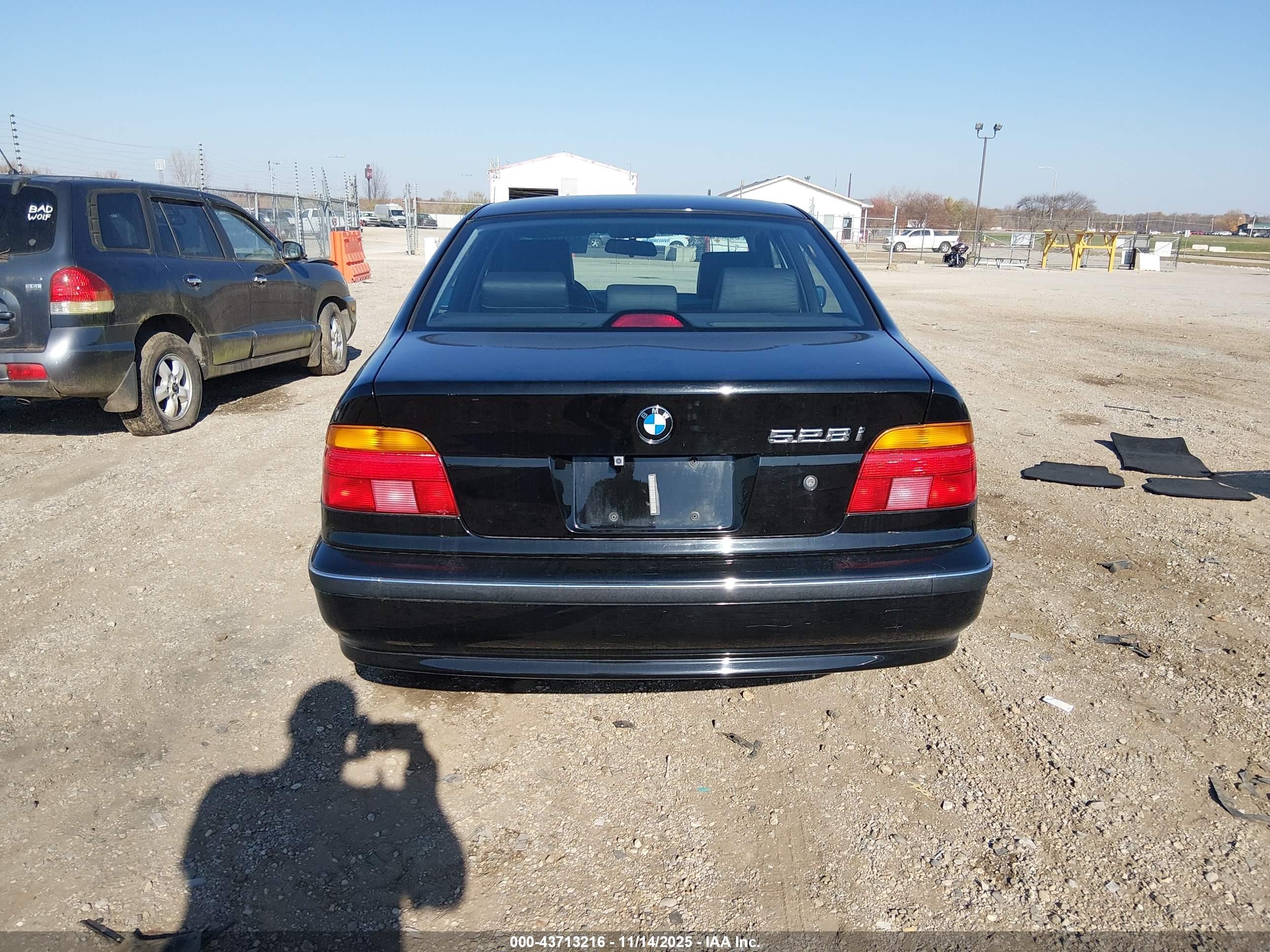 1999 Bmw 528ia   Black vin: WBADM6340XGU03921