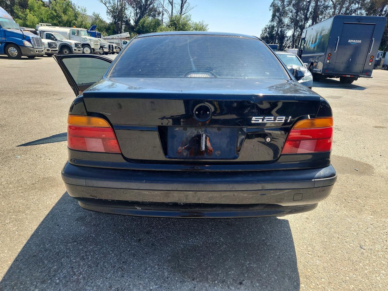 2000 Bmw 528 I Automatic Black vin: WBADM6340YGU05427