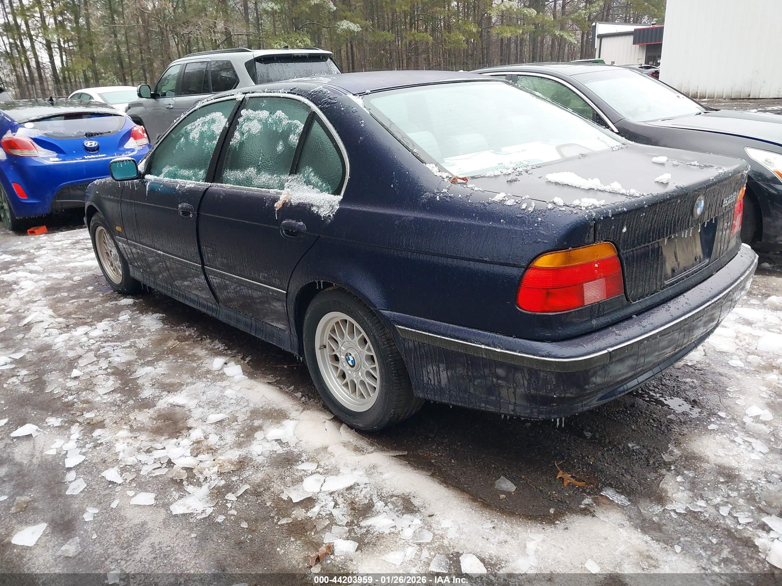 2000 Bmw 528ia   Blue vin: WBADM6340YGV01736